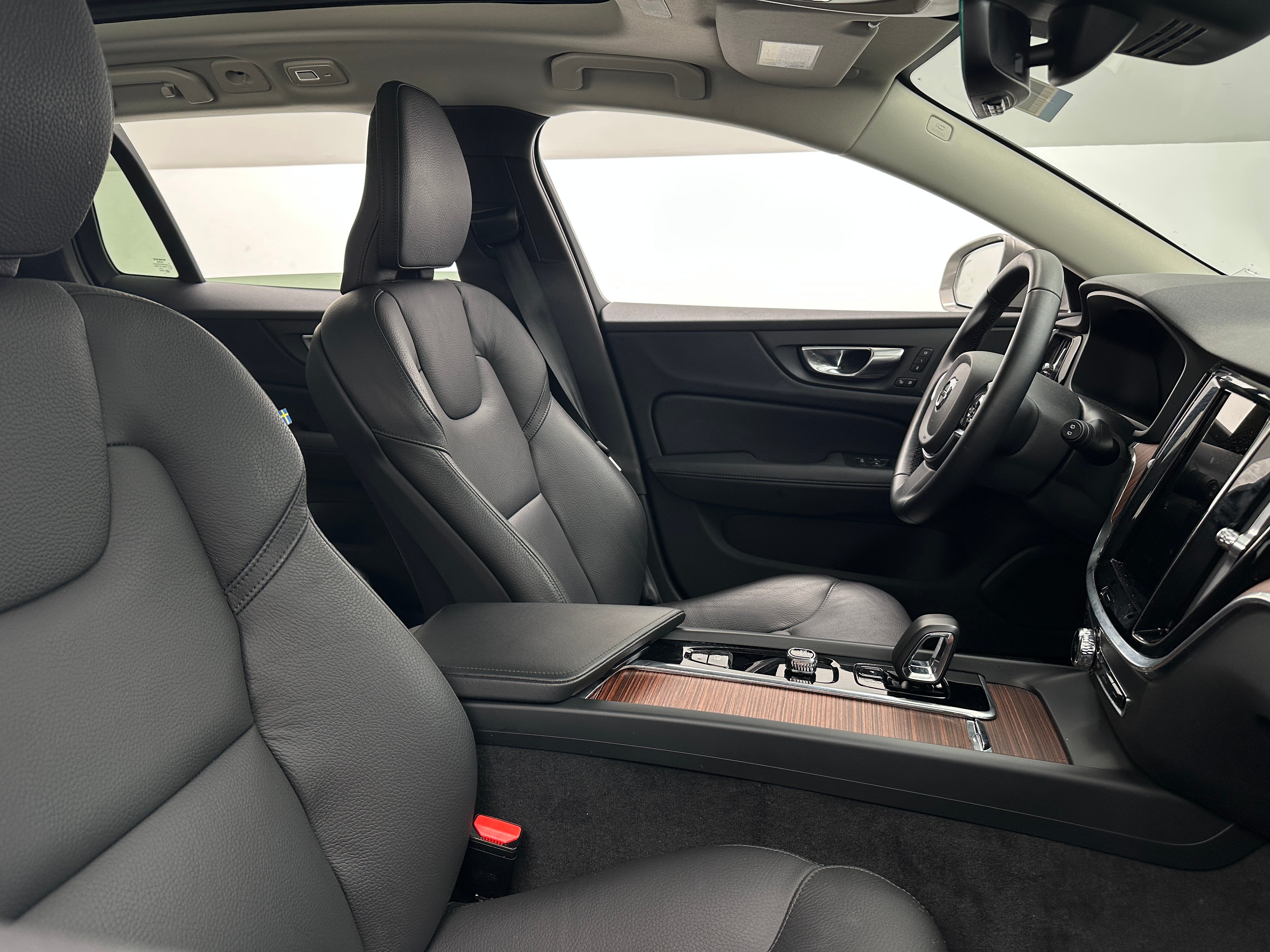 2025 Volvo V60 Cross Country