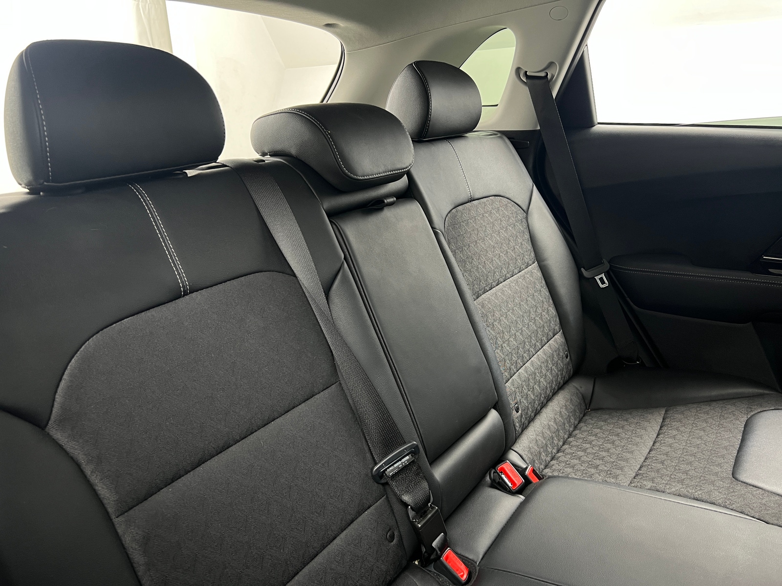 Thumbnail: 2022 Kia Niro - 6