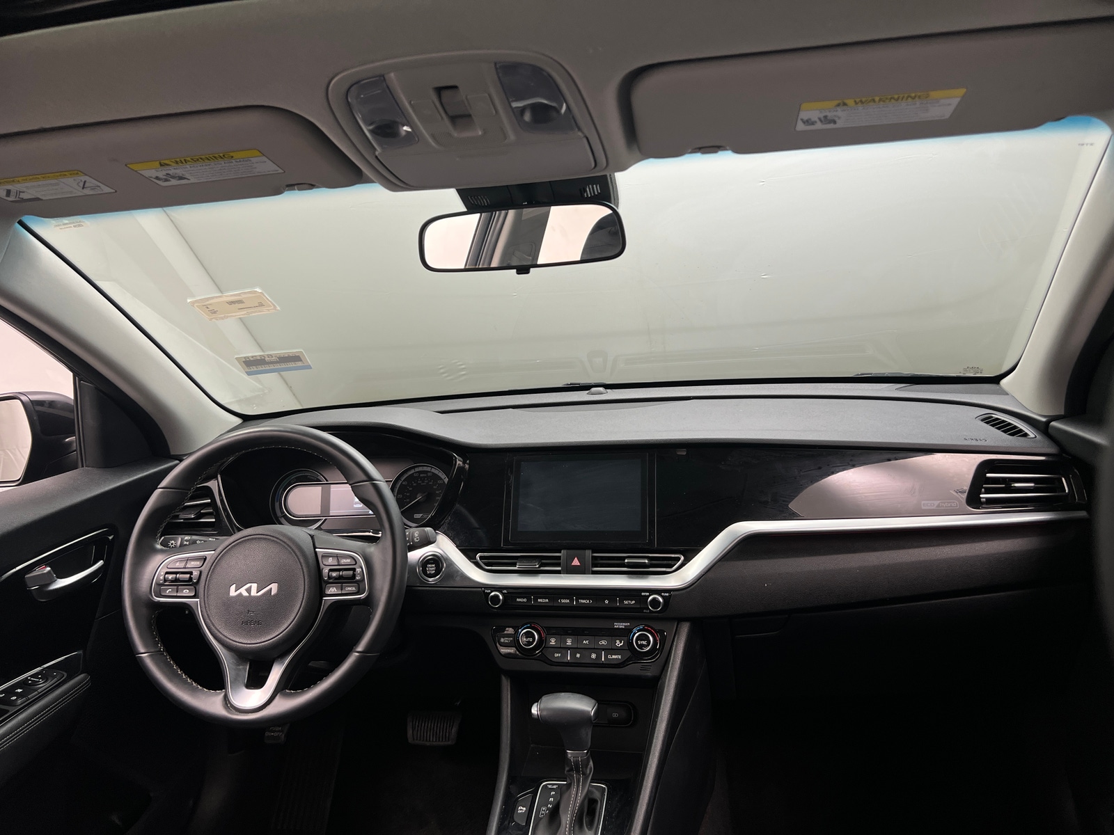 Thumbnail: 2022 Kia Niro - 3