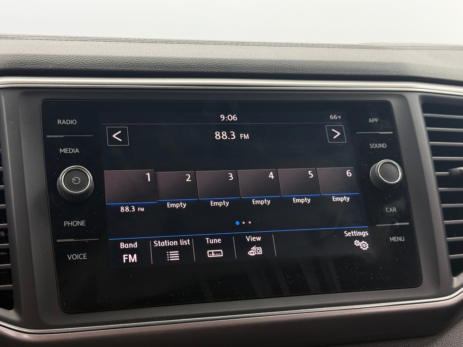 Thumbnail: 2019 Volkswagen Atlas - 3