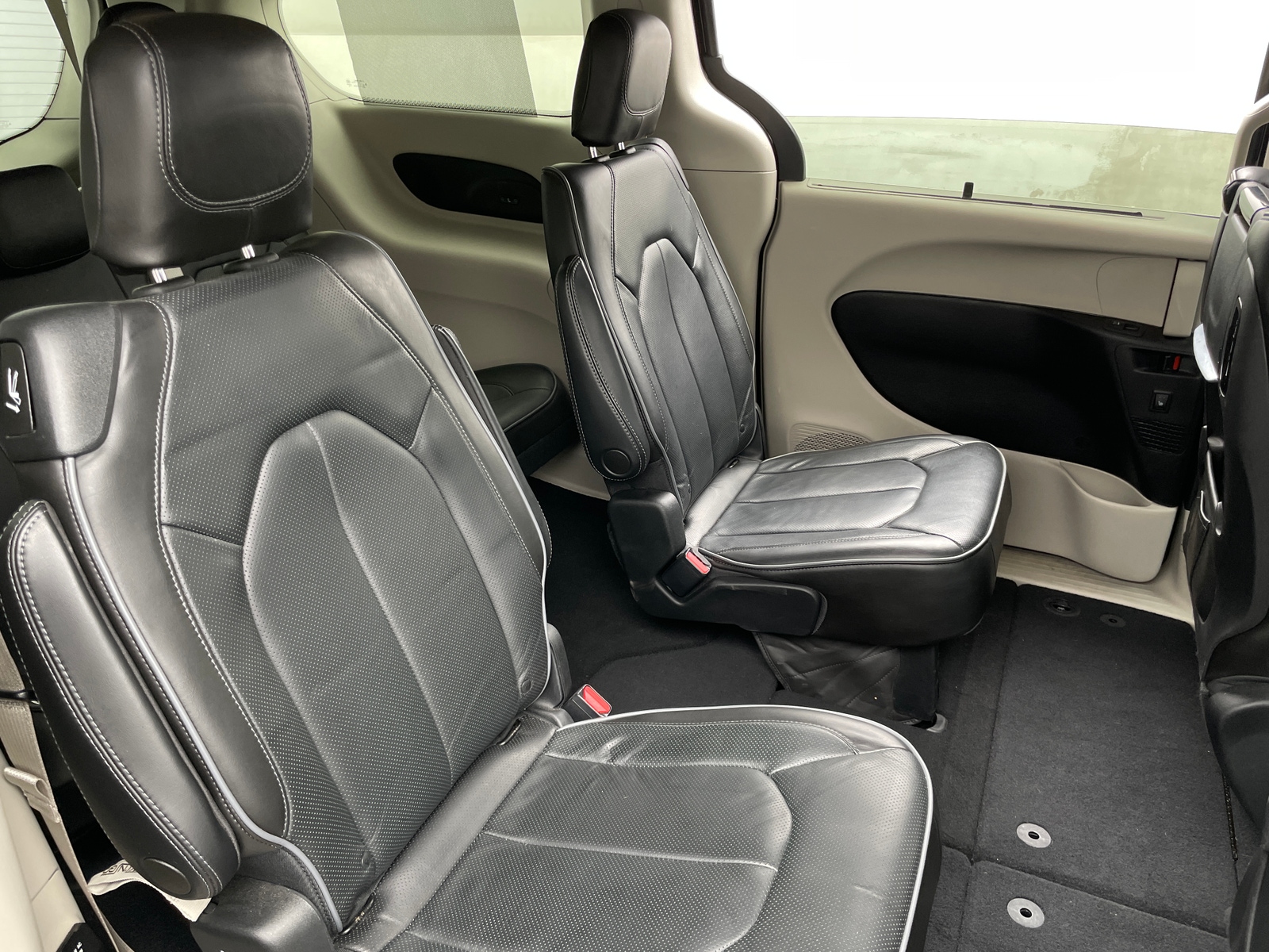 Thumbnail: 2020 Chrysler Pacifica - 5