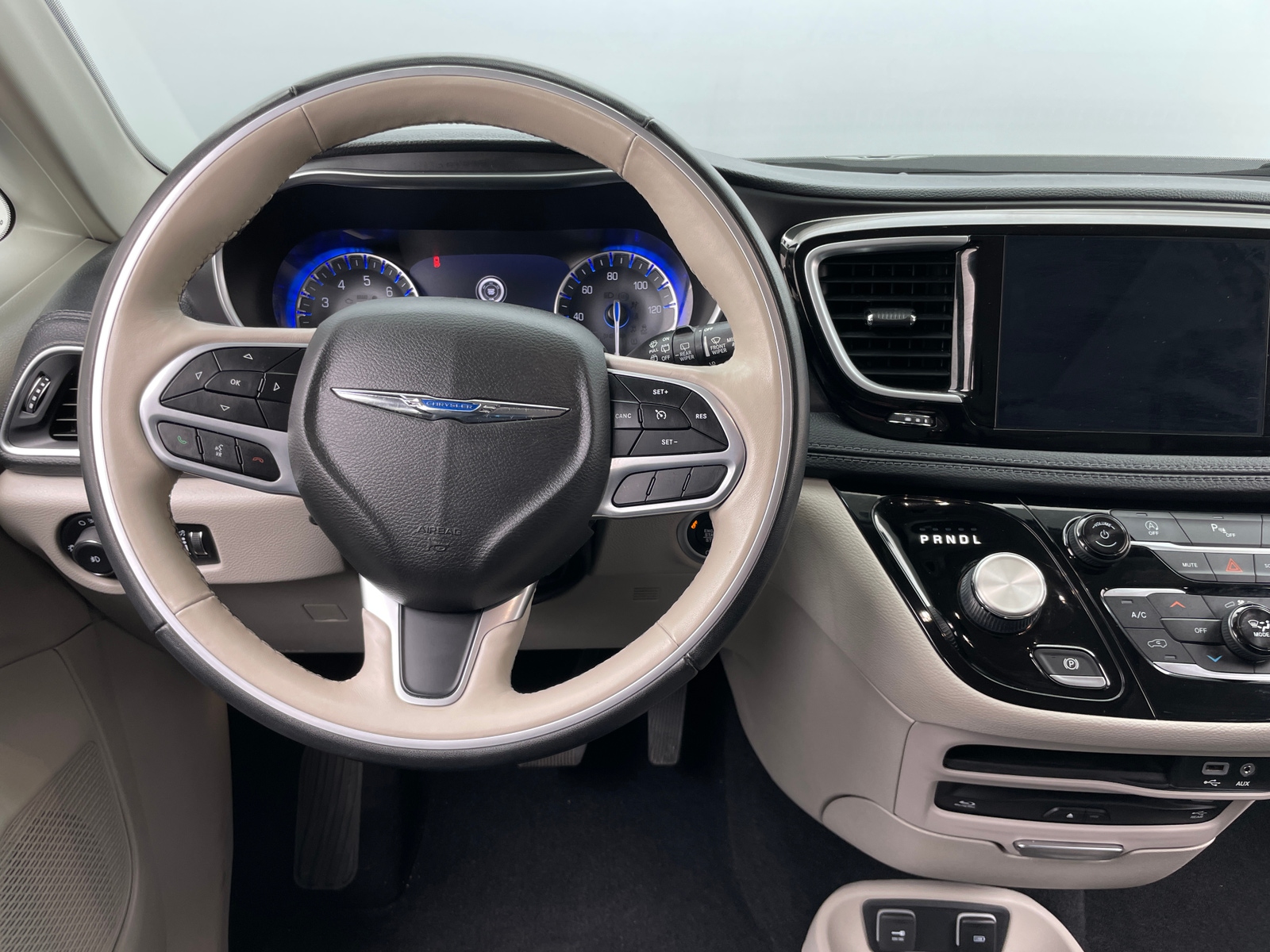 Thumbnail: 2020 Chrysler Pacifica - 4