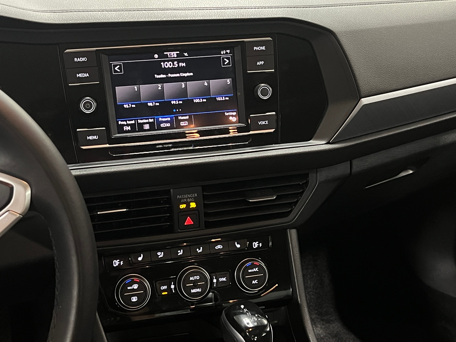 Thumbnail: 2024 Volkswagen Jetta - 3