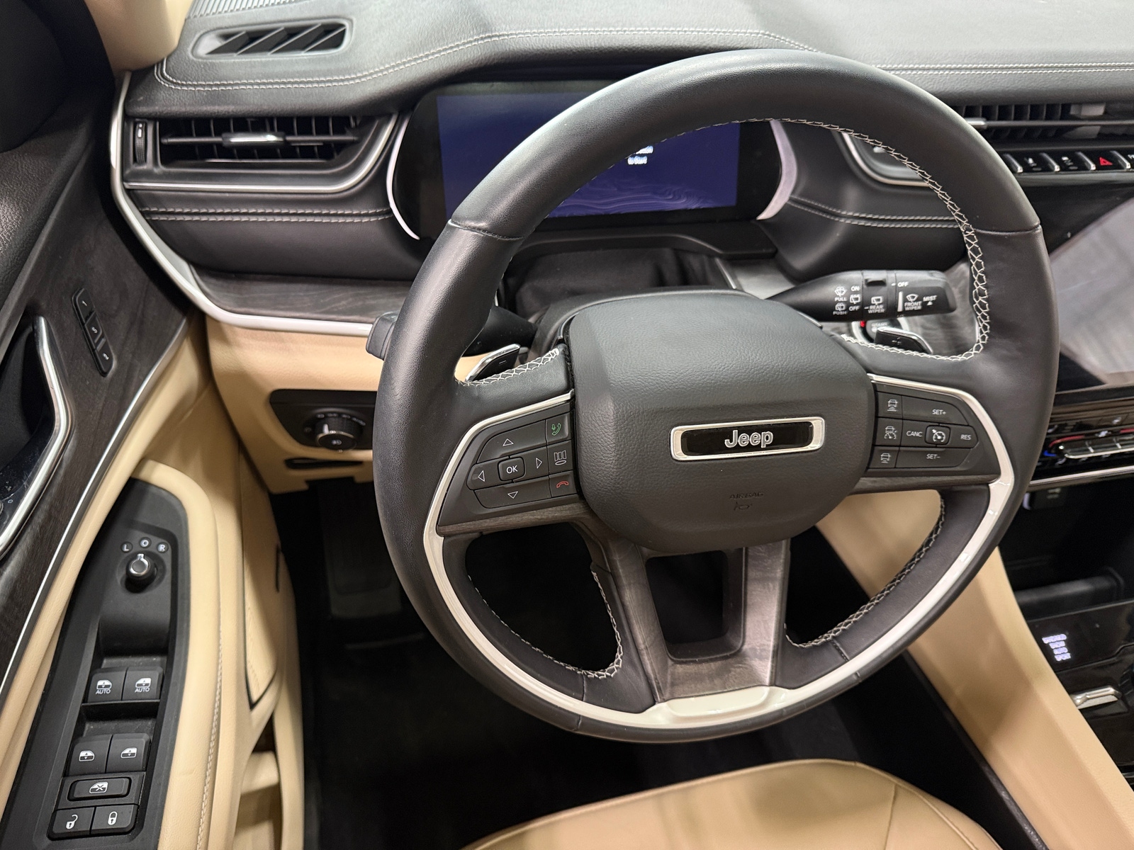 Thumbnail: 2022 Jeep Grand Cherokee - 4