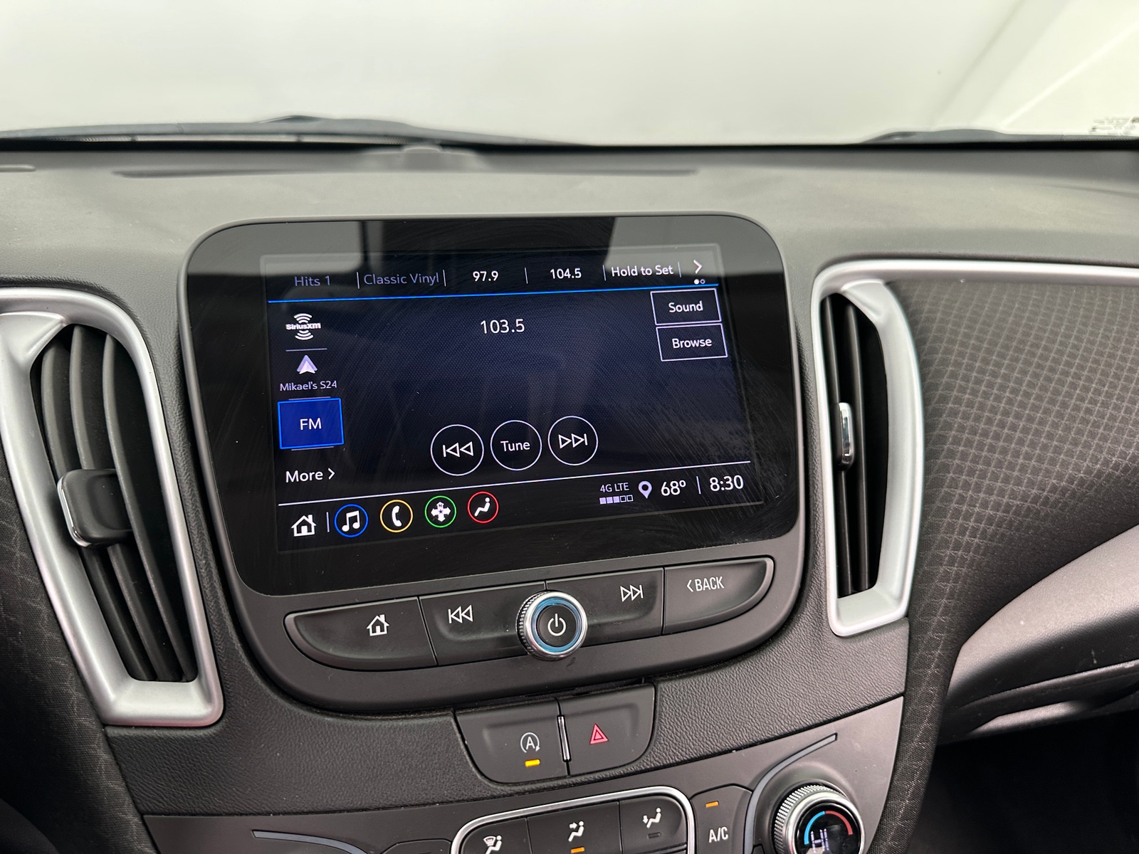 Thumbnail: 2023 Chevrolet Malibu - 4