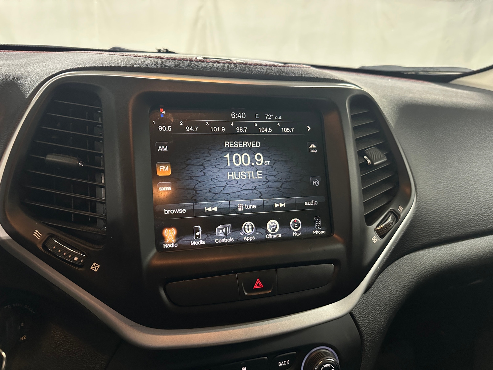 Thumbnail: 2015 Jeep Cherokee - 4