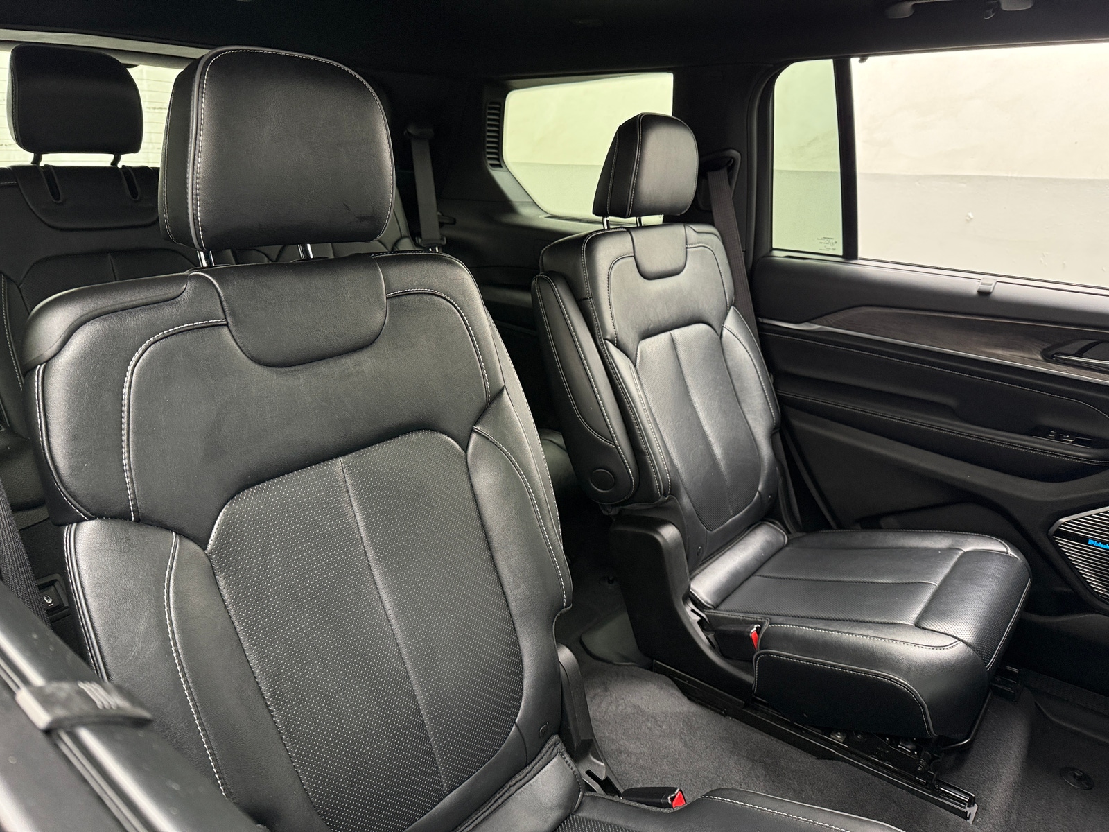 Thumbnail: 2022 Jeep Grand Cherokee L - 5