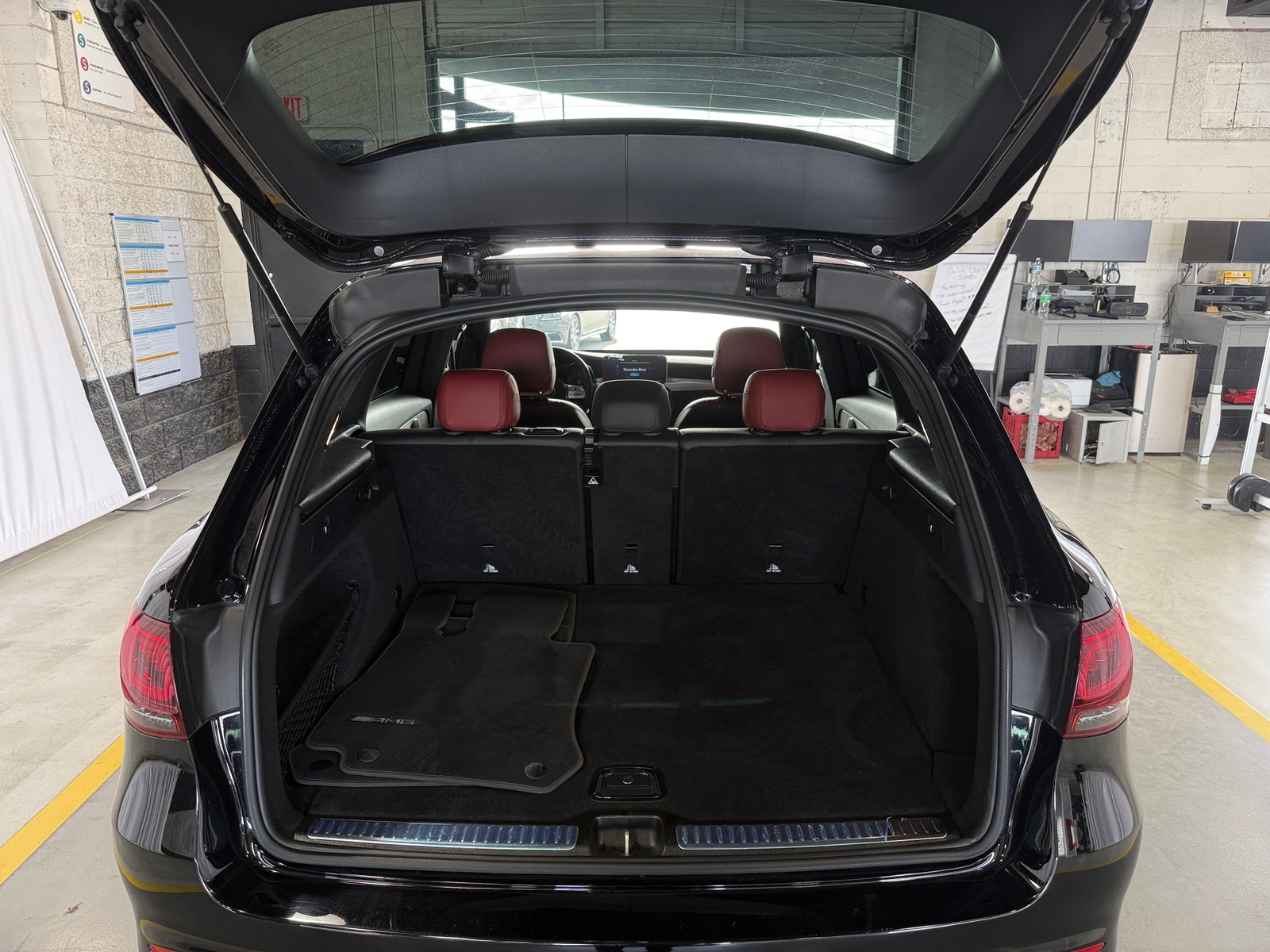 Thumbnail: 2022 Mercedes-Benz GLC - 6