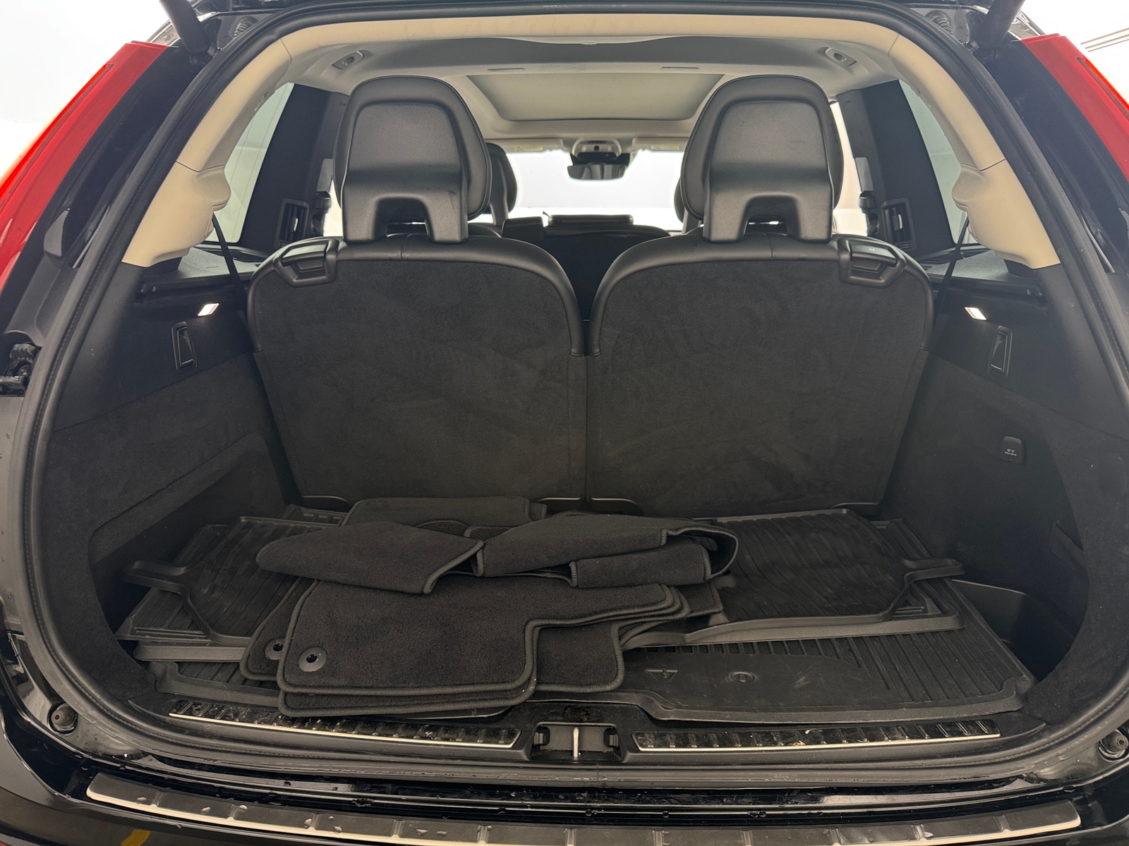 Thumbnail: 2022 Volvo XC90 - 6