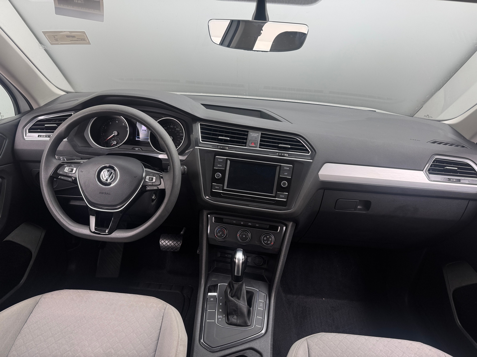 Thumbnail: 2021 Volkswagen Tiguan - 3