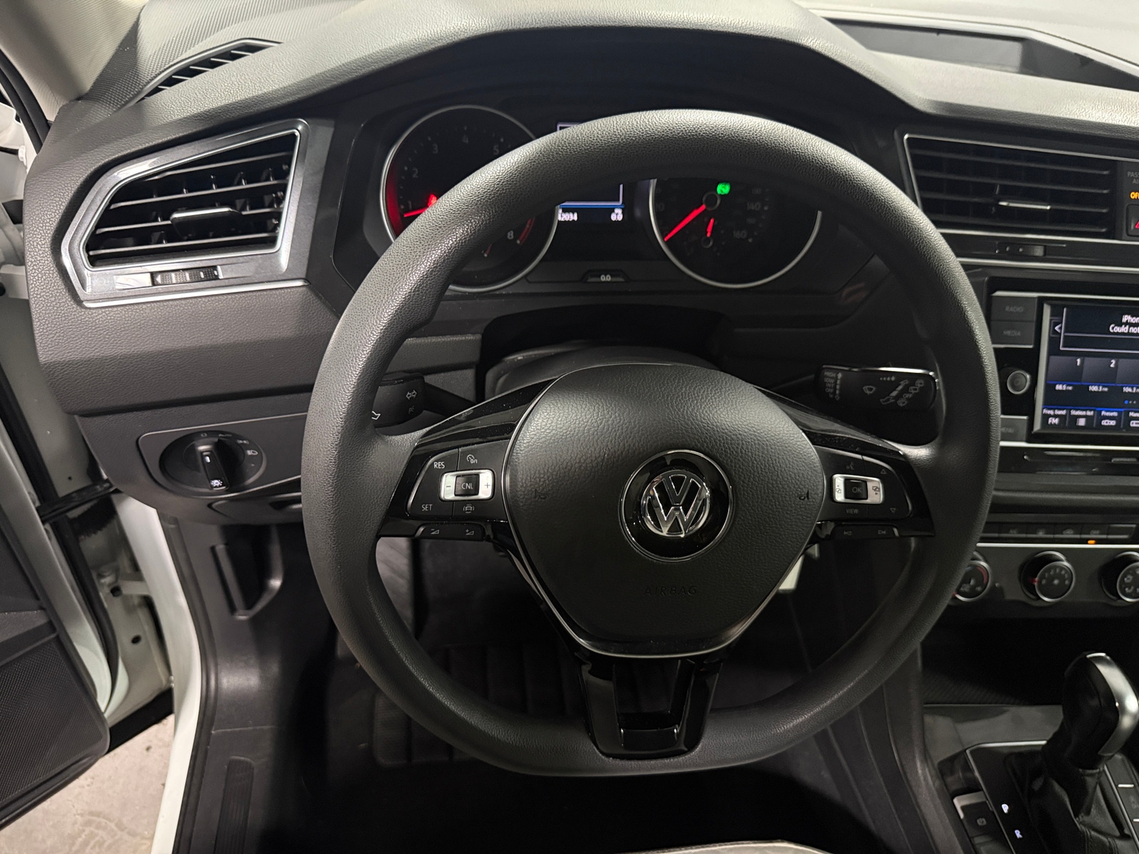 Thumbnail: 2021 Volkswagen Tiguan - 5