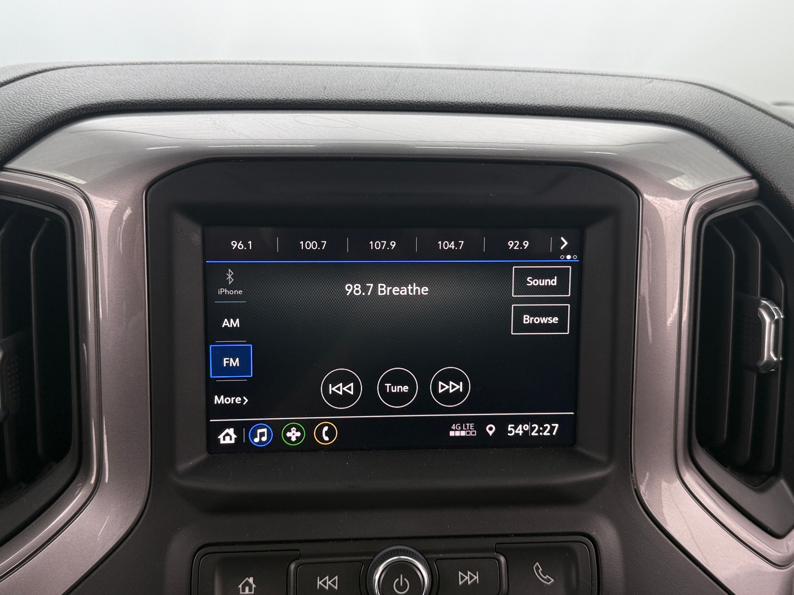 Thumbnail: 2020 Chevrolet Silverado 1500 - 4