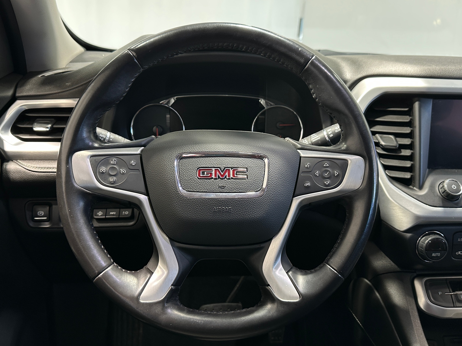 Thumbnail: 2020 GMC Acadia - 4