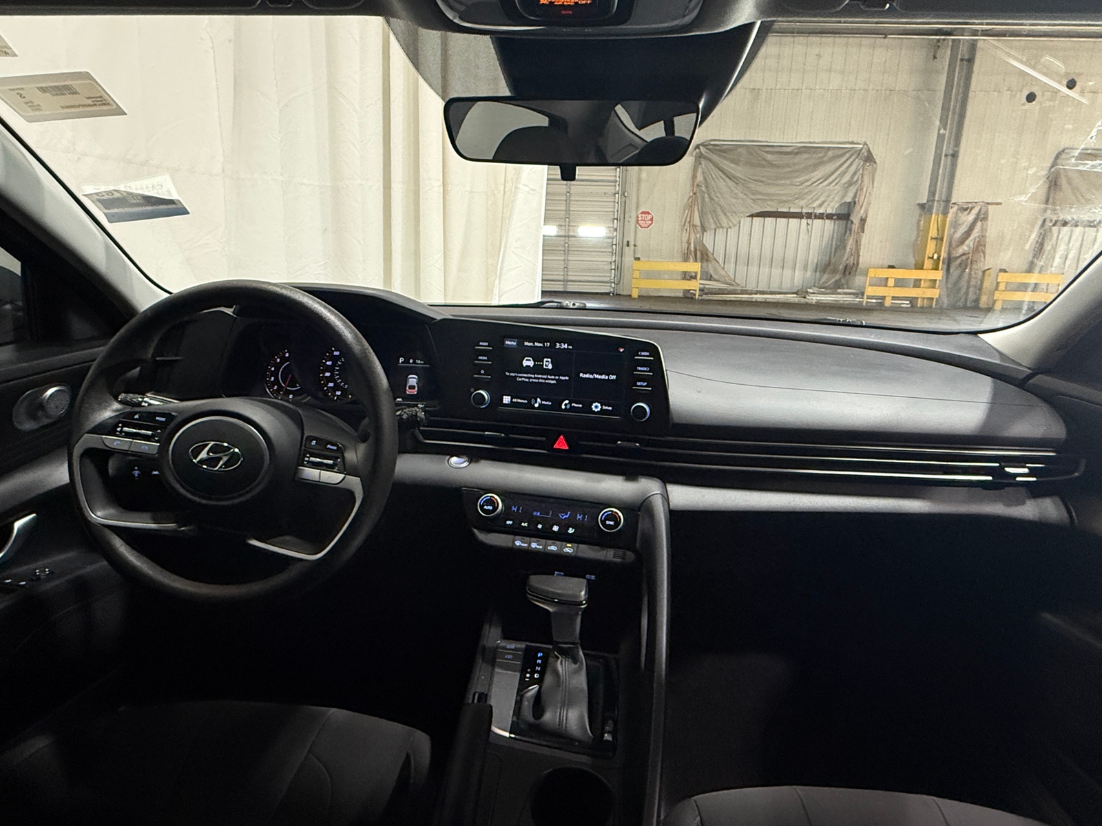 Thumbnail: 2023 Hyundai Elantra - 3