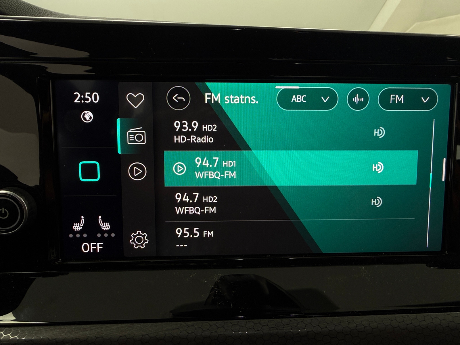 Thumbnail: 2022 Volkswagen Golf - 4