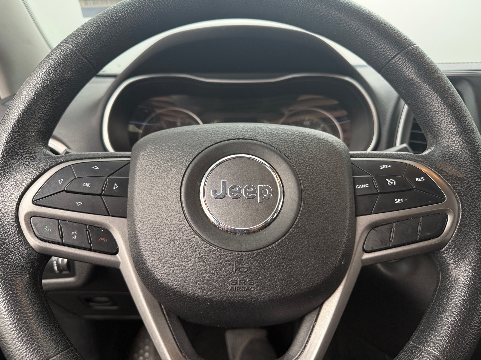 Thumbnail: 2019 Jeep Cherokee - 5