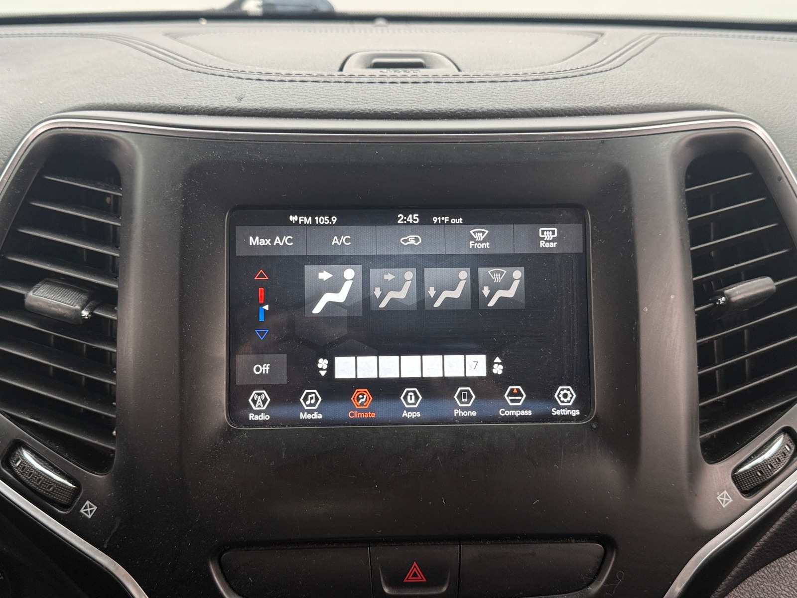 Thumbnail: 2019 Jeep Cherokee - 4