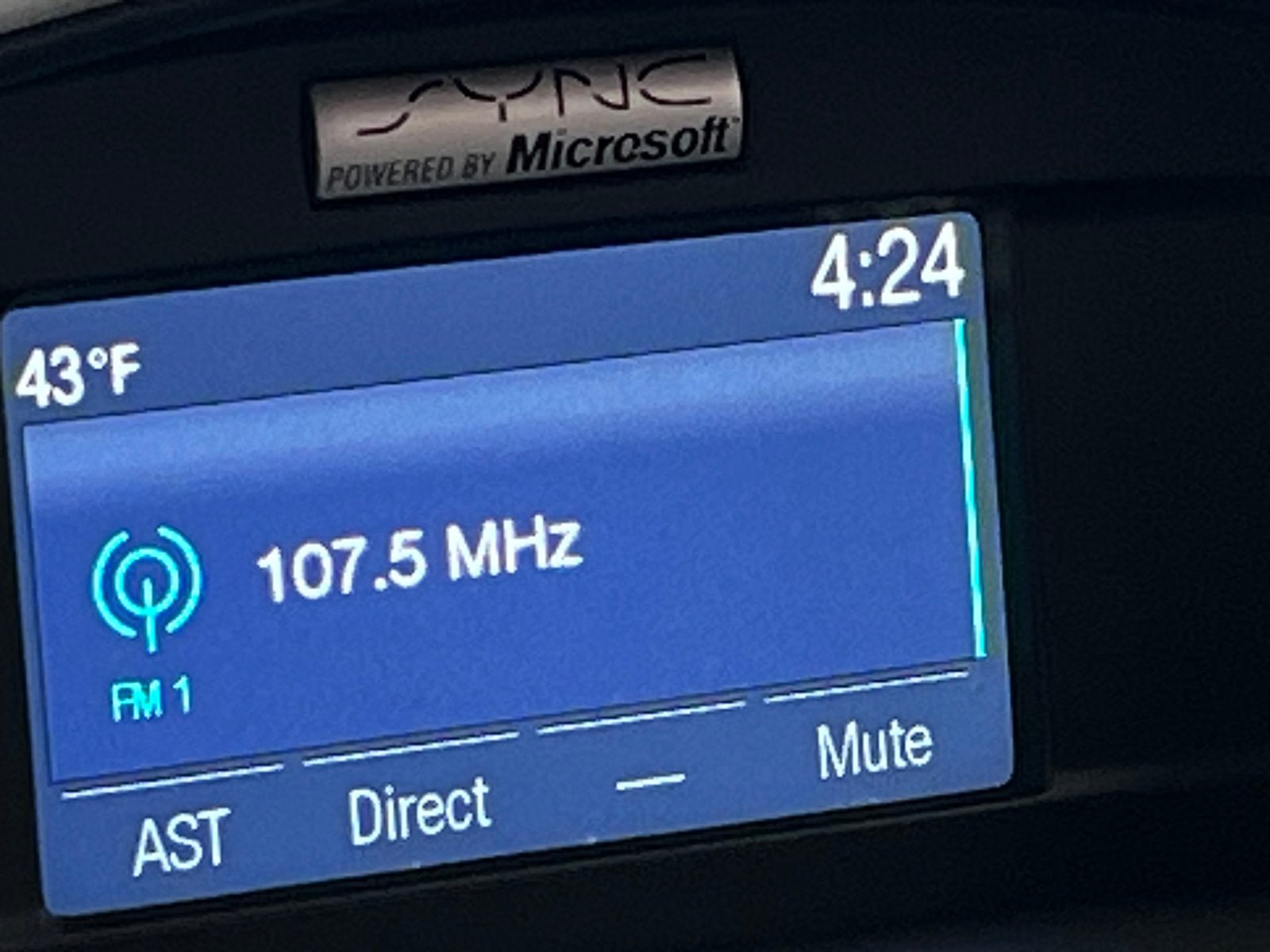 Thumbnail: 2015 Ford Escape - 4