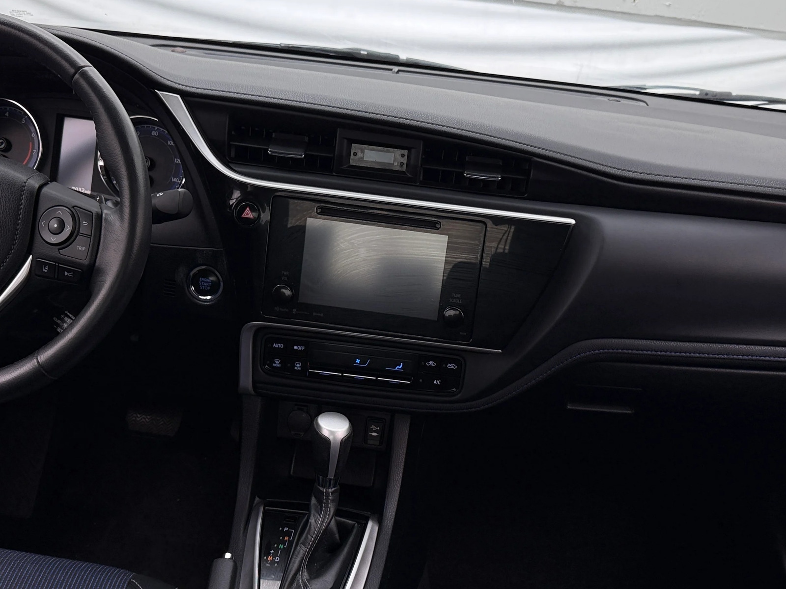 Thumbnail: 2018 Toyota Corolla - 3