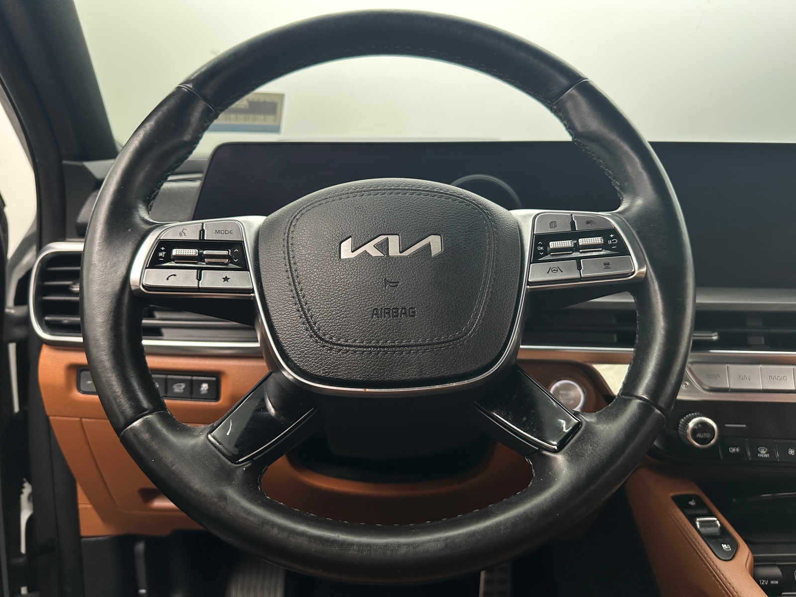 Thumbnail: 2023 Kia Telluride - 4