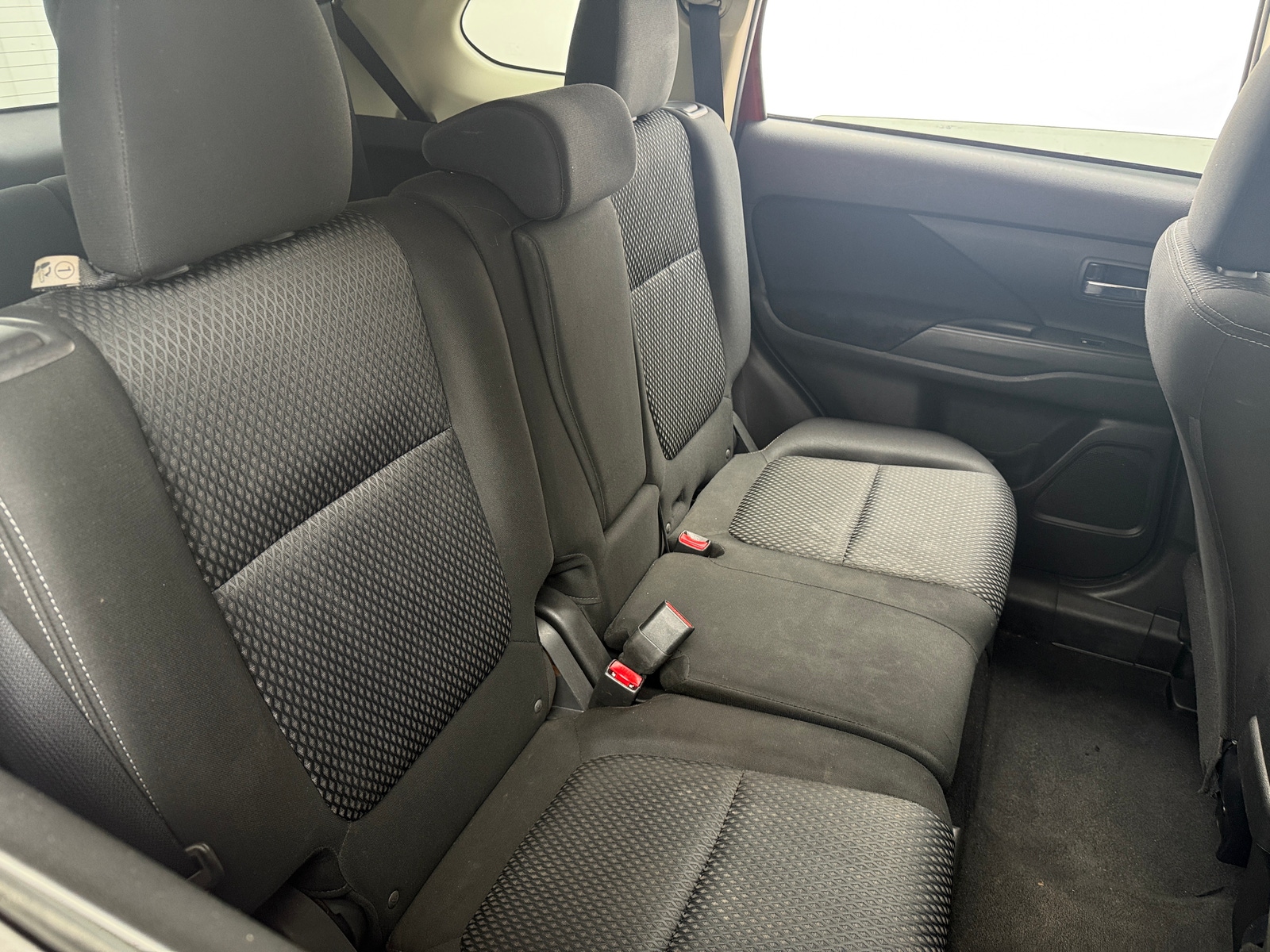 Thumbnail: 2017 Mitsubishi Outlander - 6