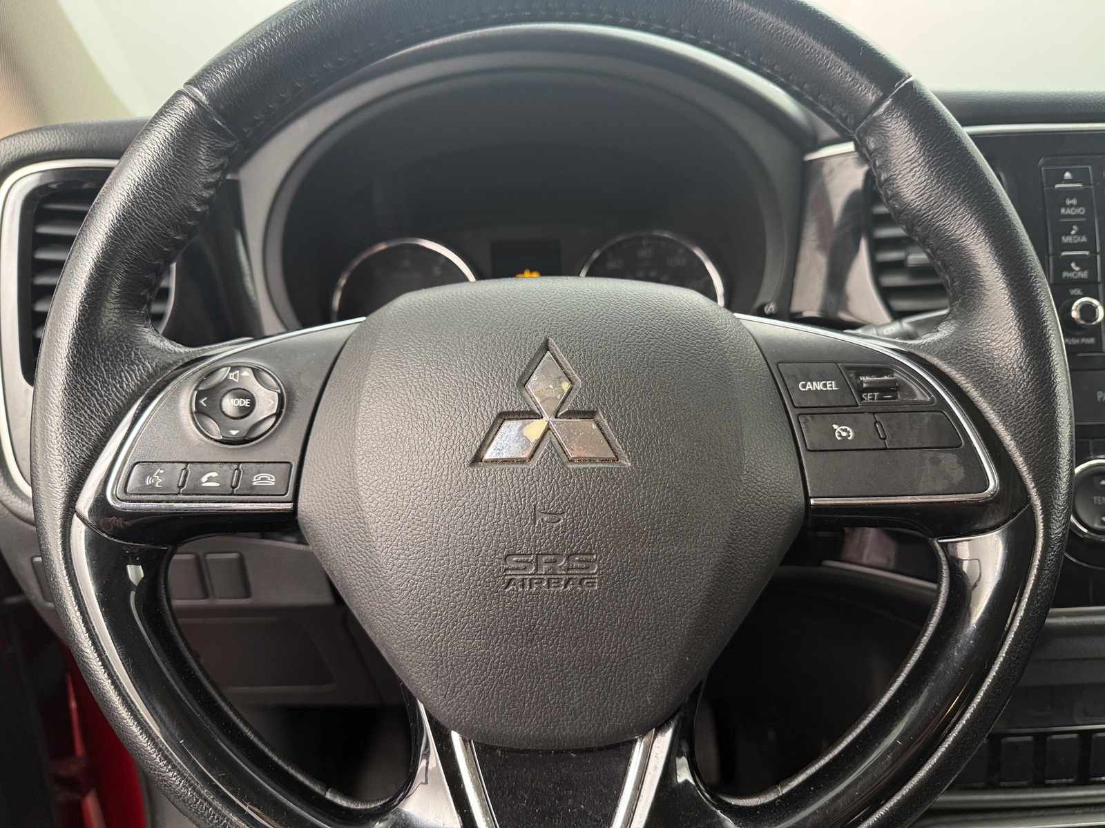 Thumbnail: 2017 Mitsubishi Outlander - 5