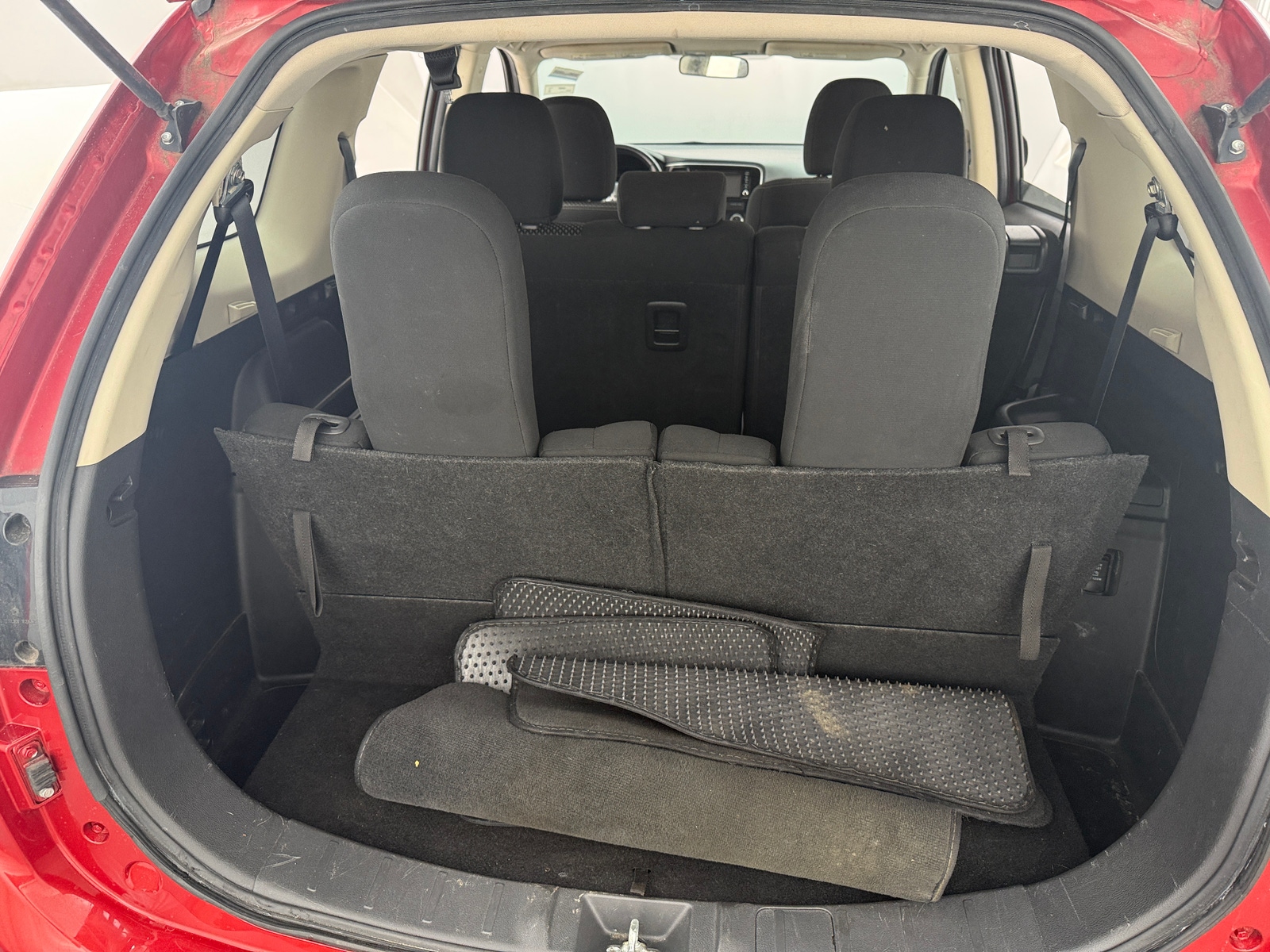 Thumbnail: 2017 Mitsubishi Outlander - 7