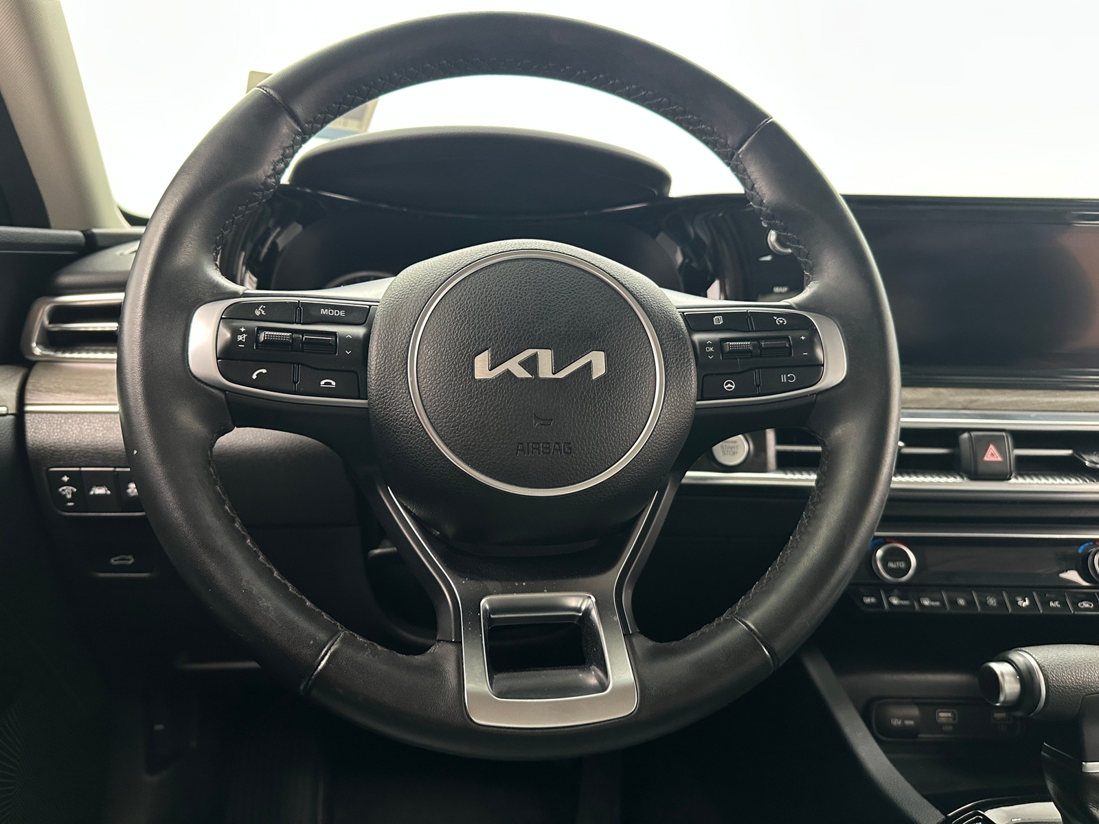 Thumbnail: 2023 Kia K5 - 4