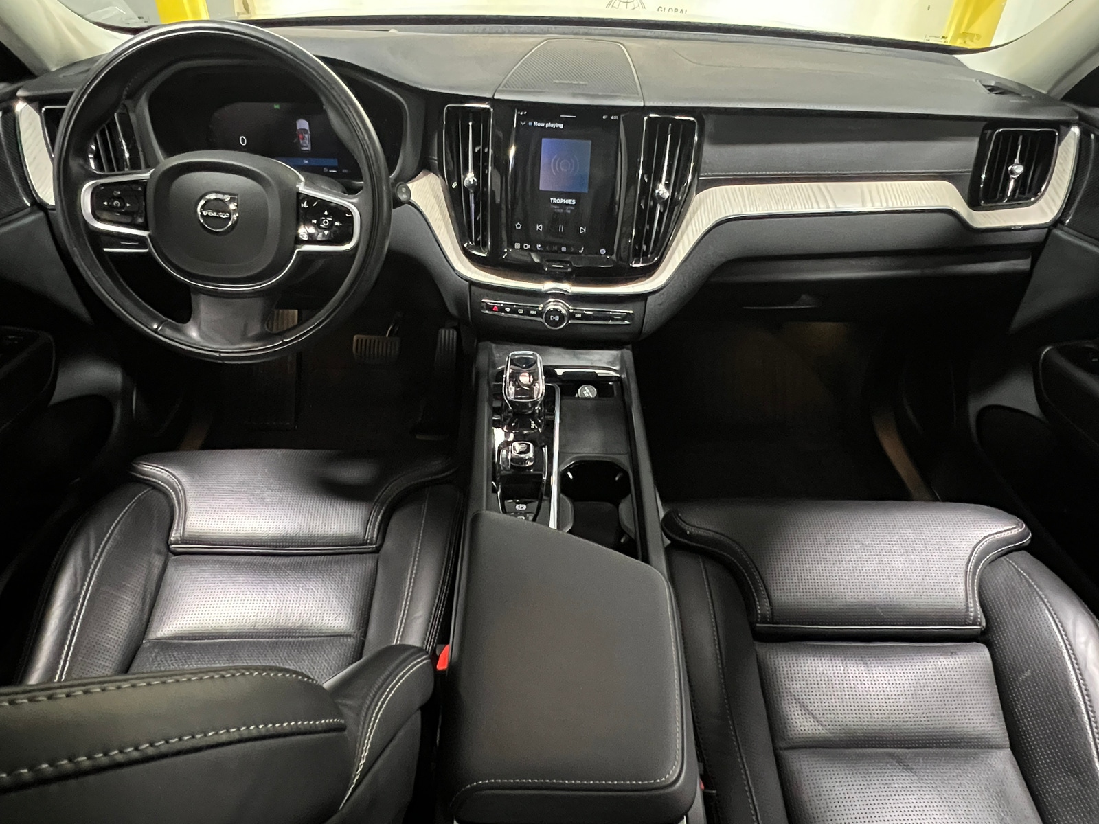 Thumbnail: 2022 Volvo XC60 - 2