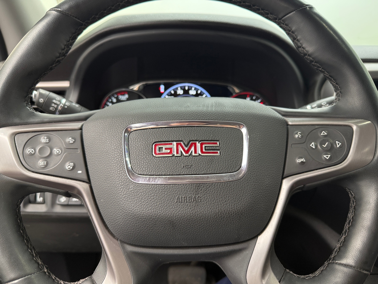 Thumbnail: 2023 GMC Acadia - 5