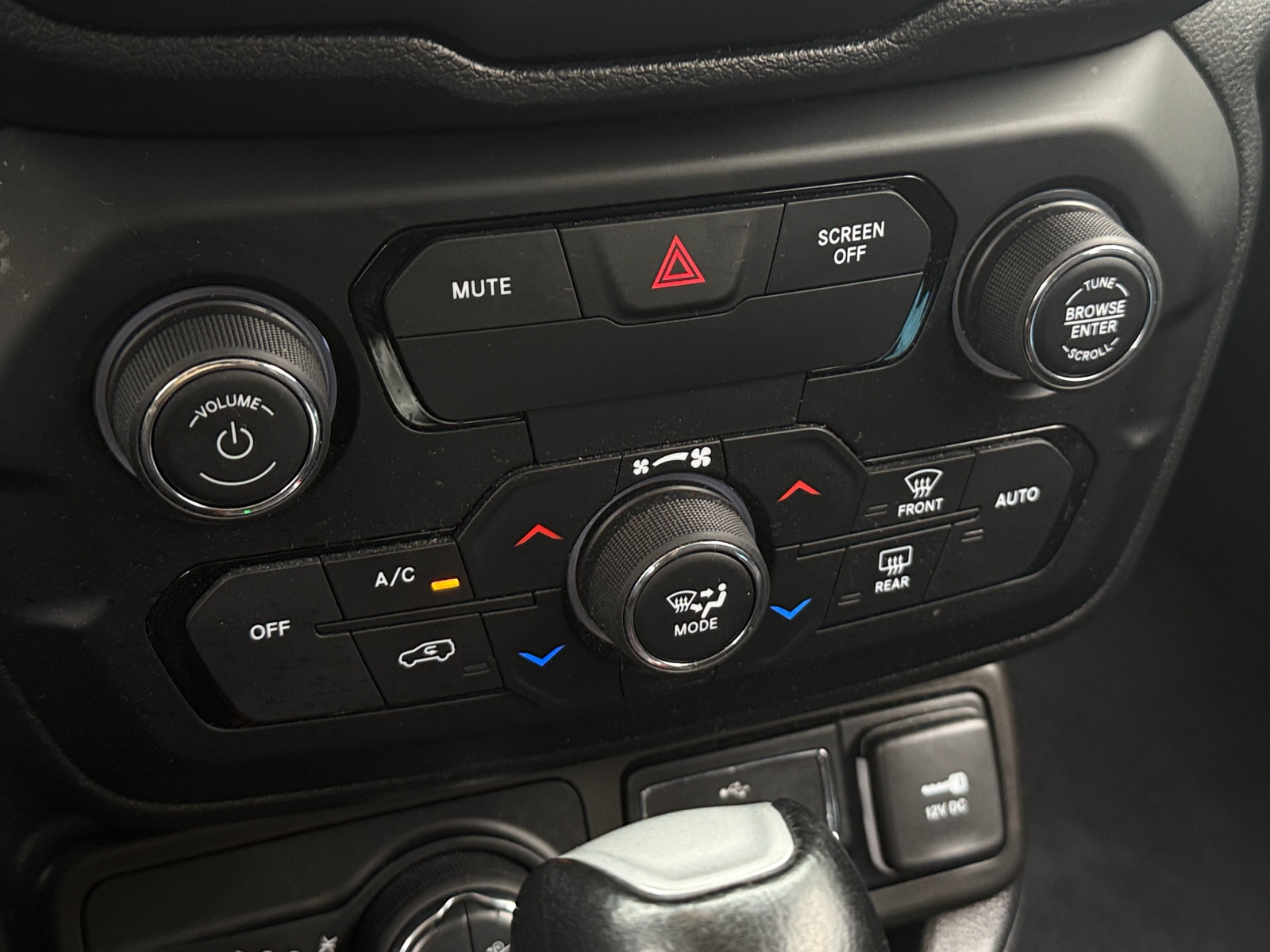 Thumbnail: 2019 Jeep Renegade - 4