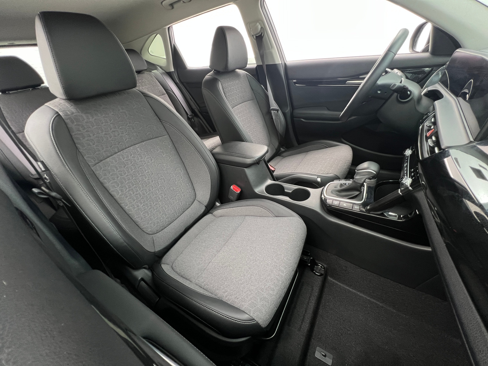 Thumbnail: 2024 Kia Seltos - 2