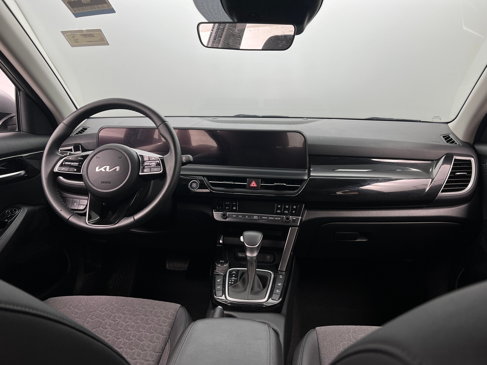 Thumbnail: 2024 Kia Seltos - 3