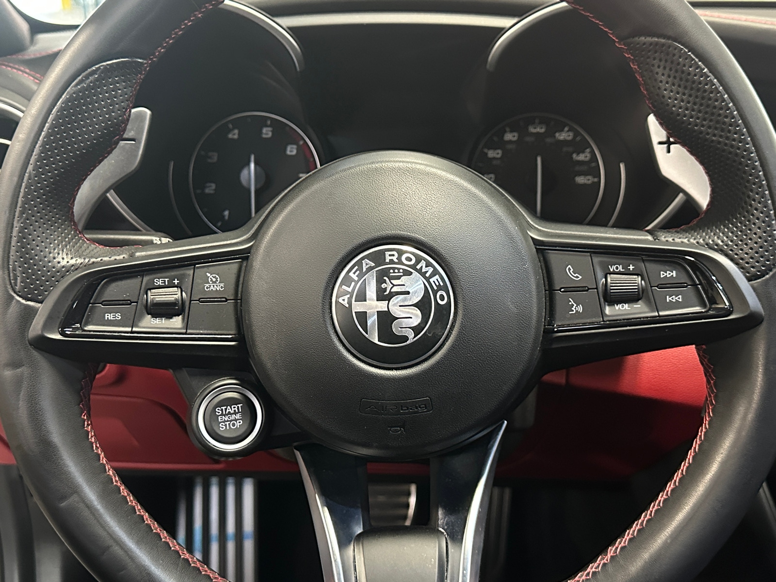 Thumbnail: 2020 Alfa Romeo Giulia - 4