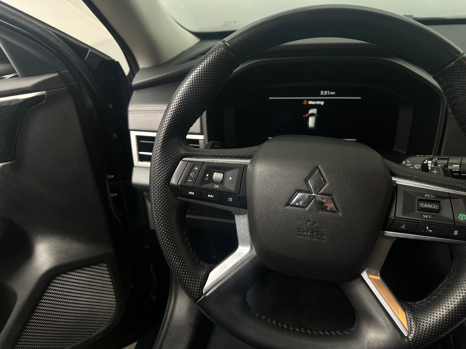 Thumbnail: 2024 Mitsubishi Outlander - 4