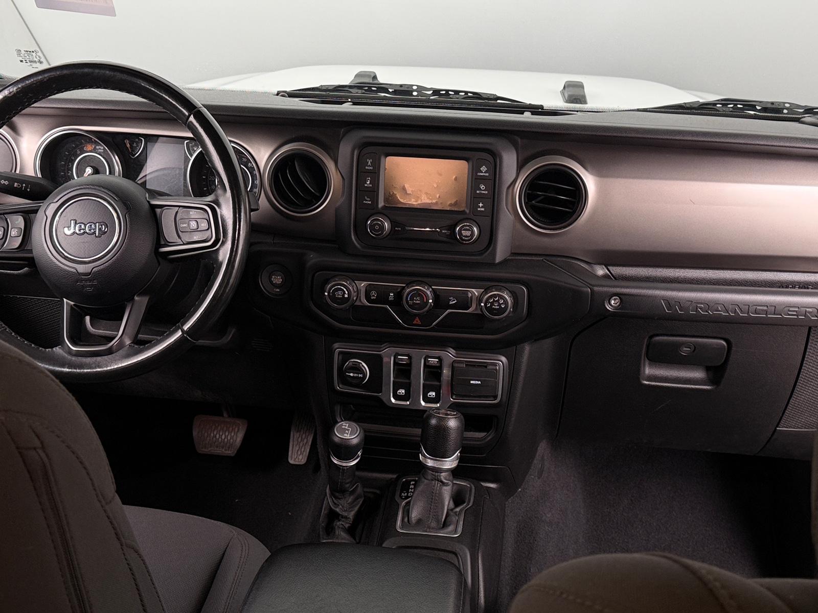 Thumbnail: 2019 Jeep Wrangler - 3