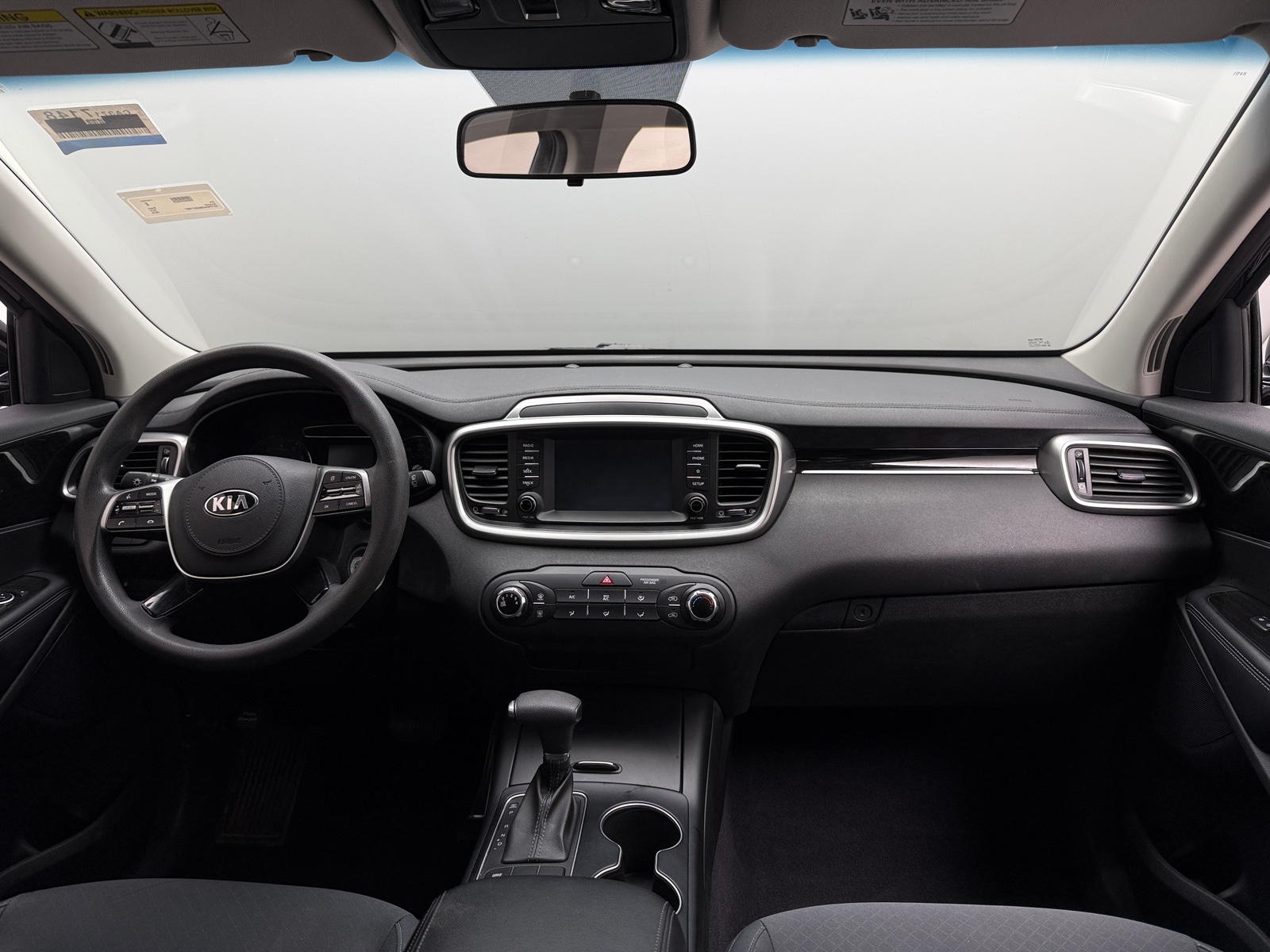 Thumbnail: 2019 Kia Sorento - 3