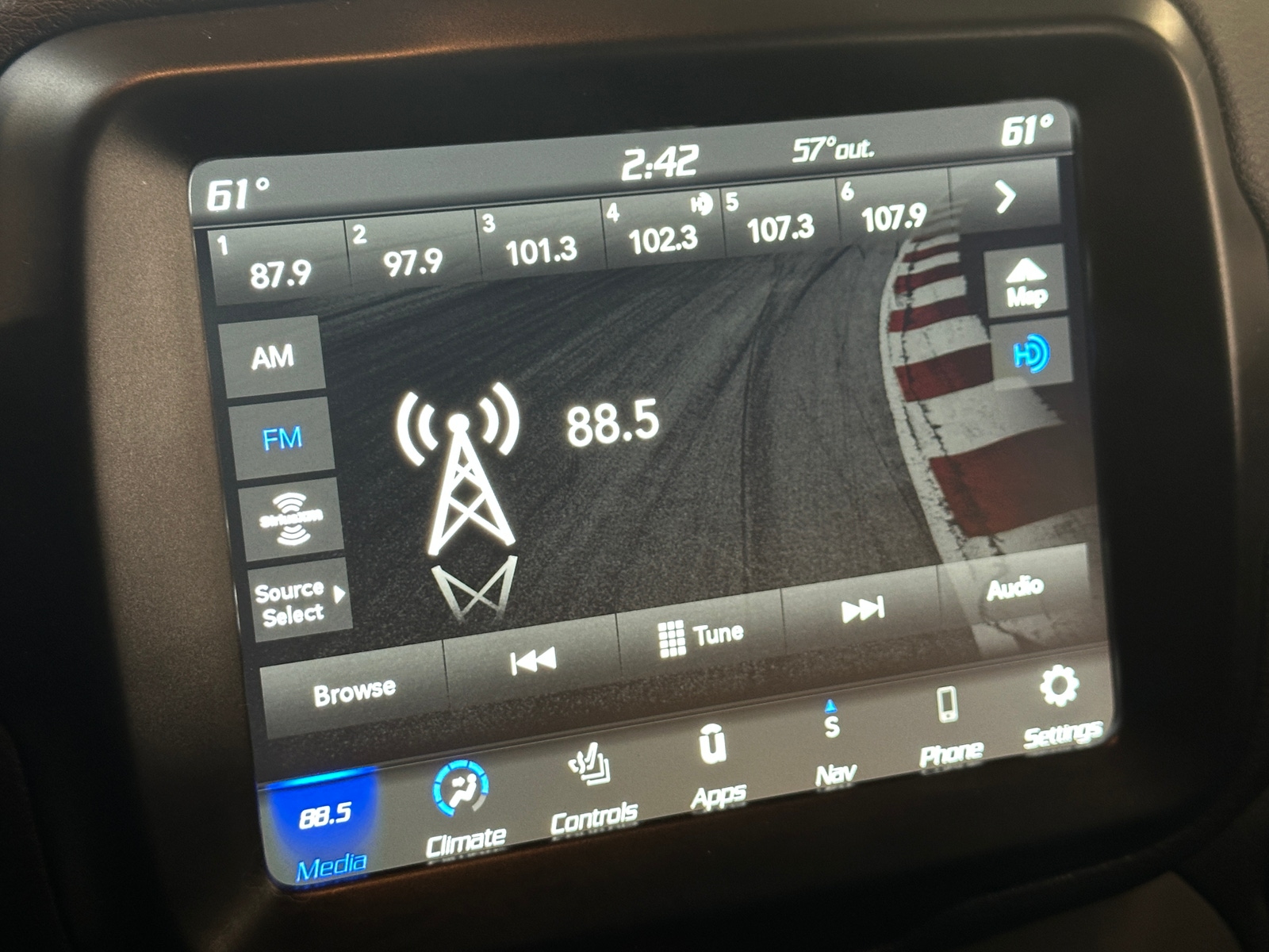 Thumbnail: 2022 Jeep Renegade - 4