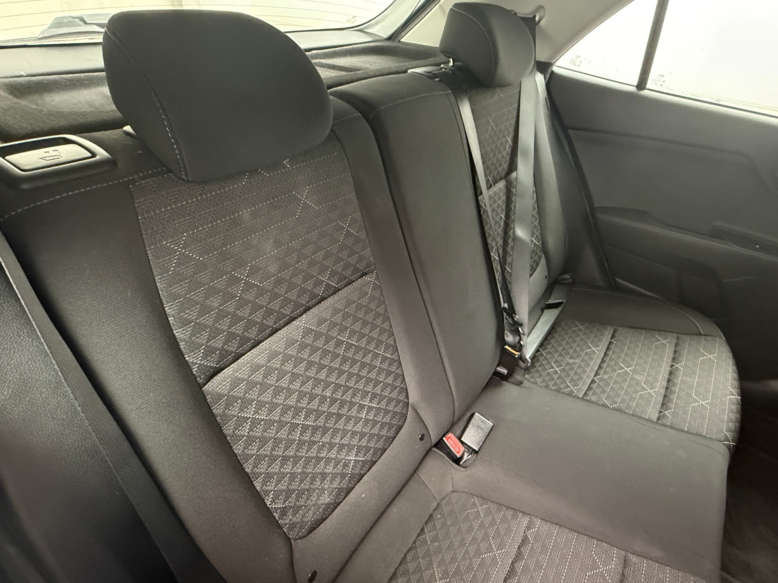 Thumbnail: 2022 Kia Rio - 6