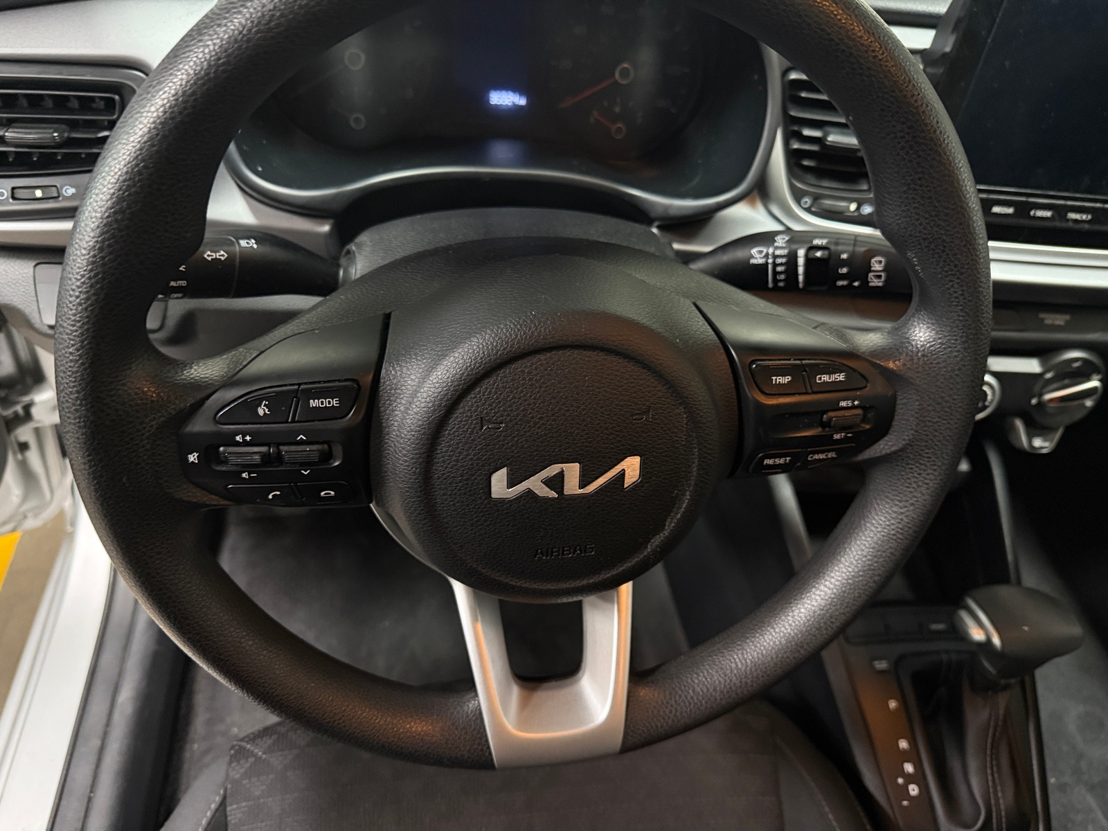 Thumbnail: 2022 Kia Rio - 5