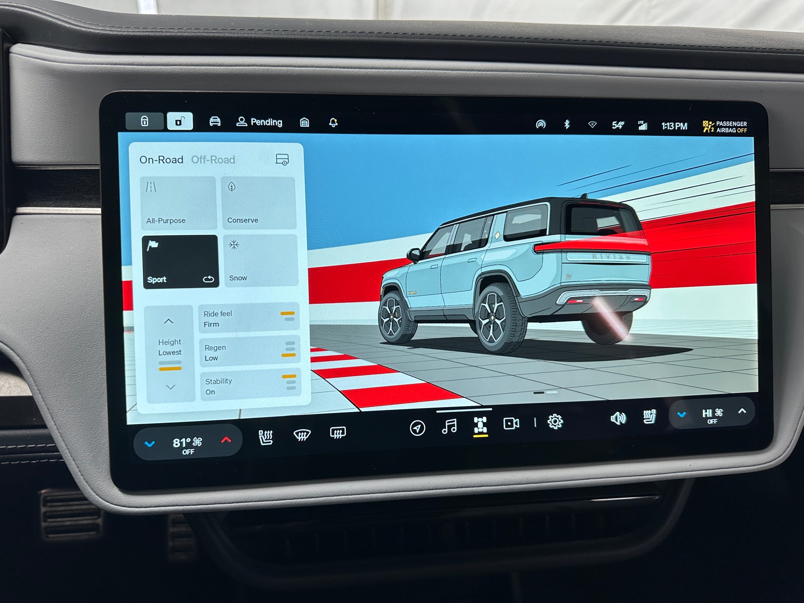 Thumbnail: 2023 Rivian R1S - 3