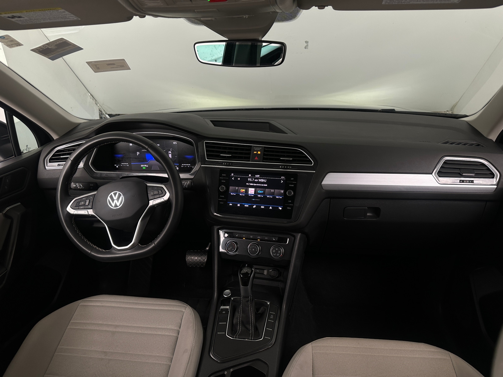 Thumbnail: 2024 Volkswagen Tiguan - 3