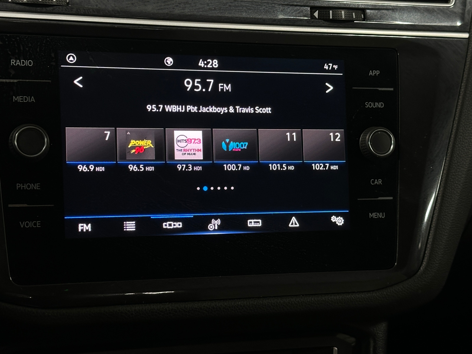 Thumbnail: 2024 Volkswagen Tiguan - 4