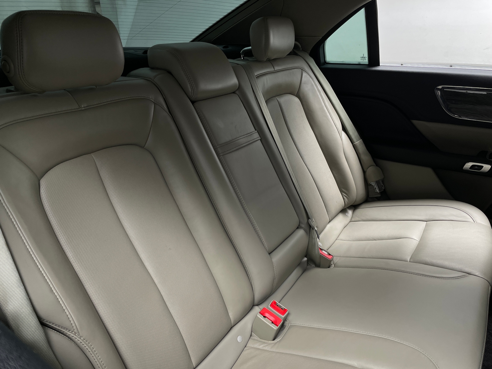 Thumbnail: 2017 Lincoln Continental - 5