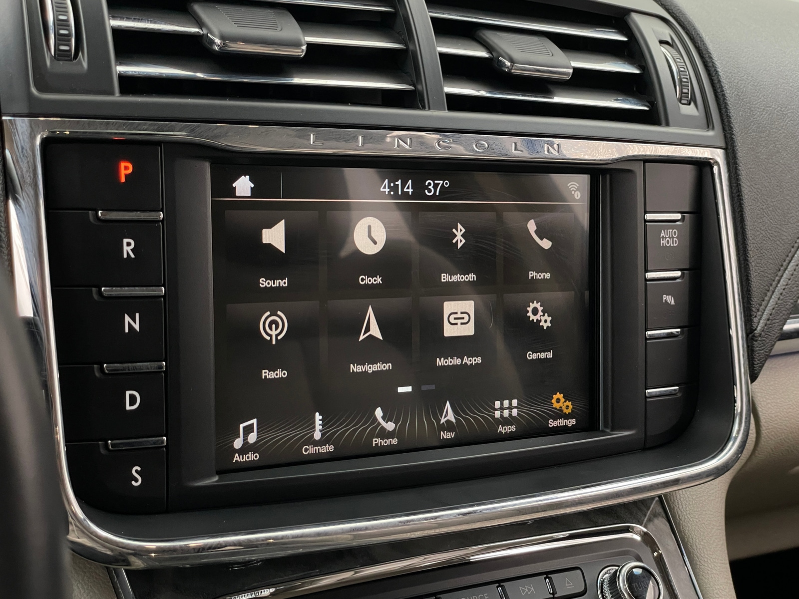 Thumbnail: 2017 Lincoln Continental - 3