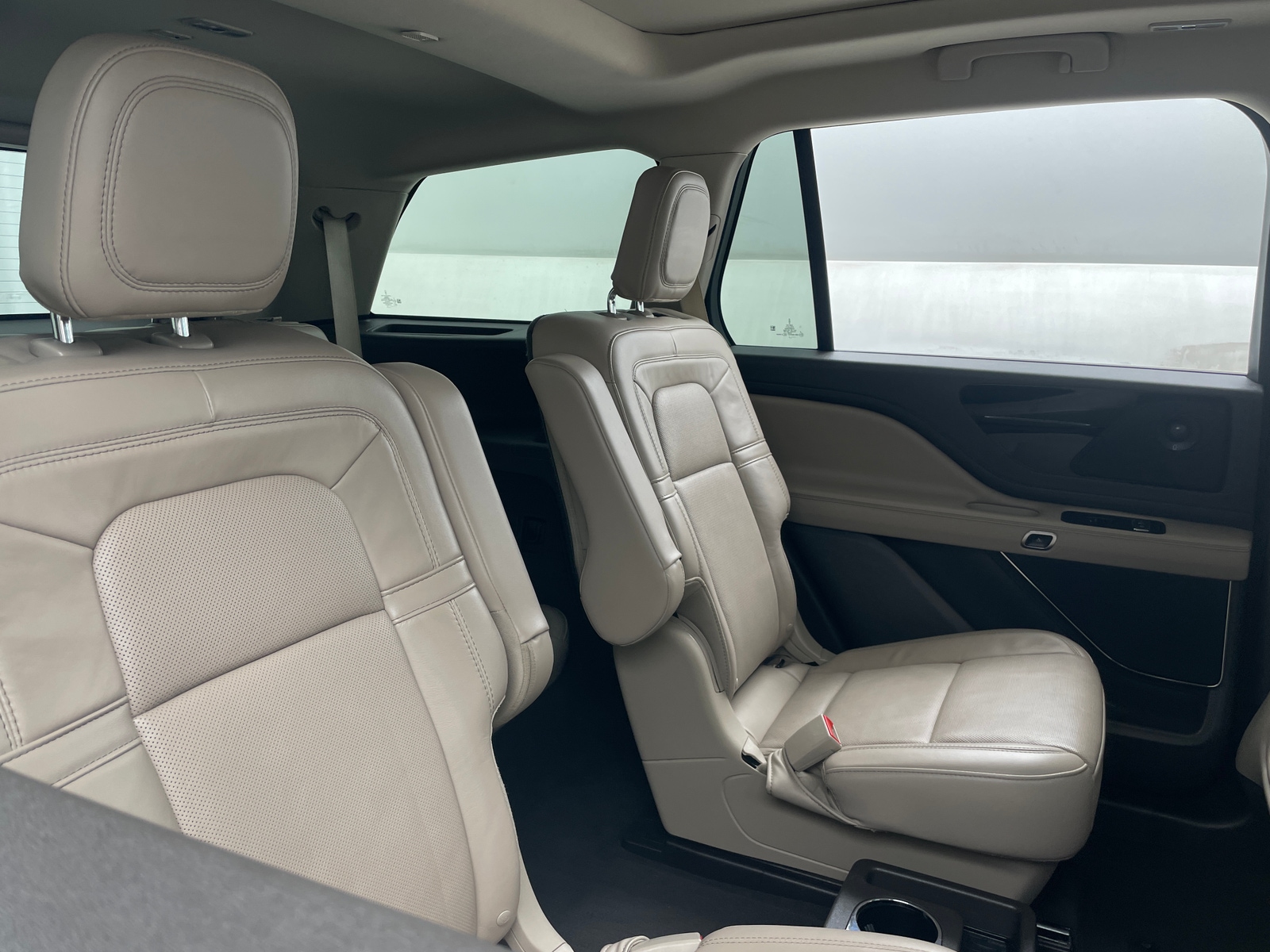 Thumbnail: 2022 Lincoln Aviator - 5