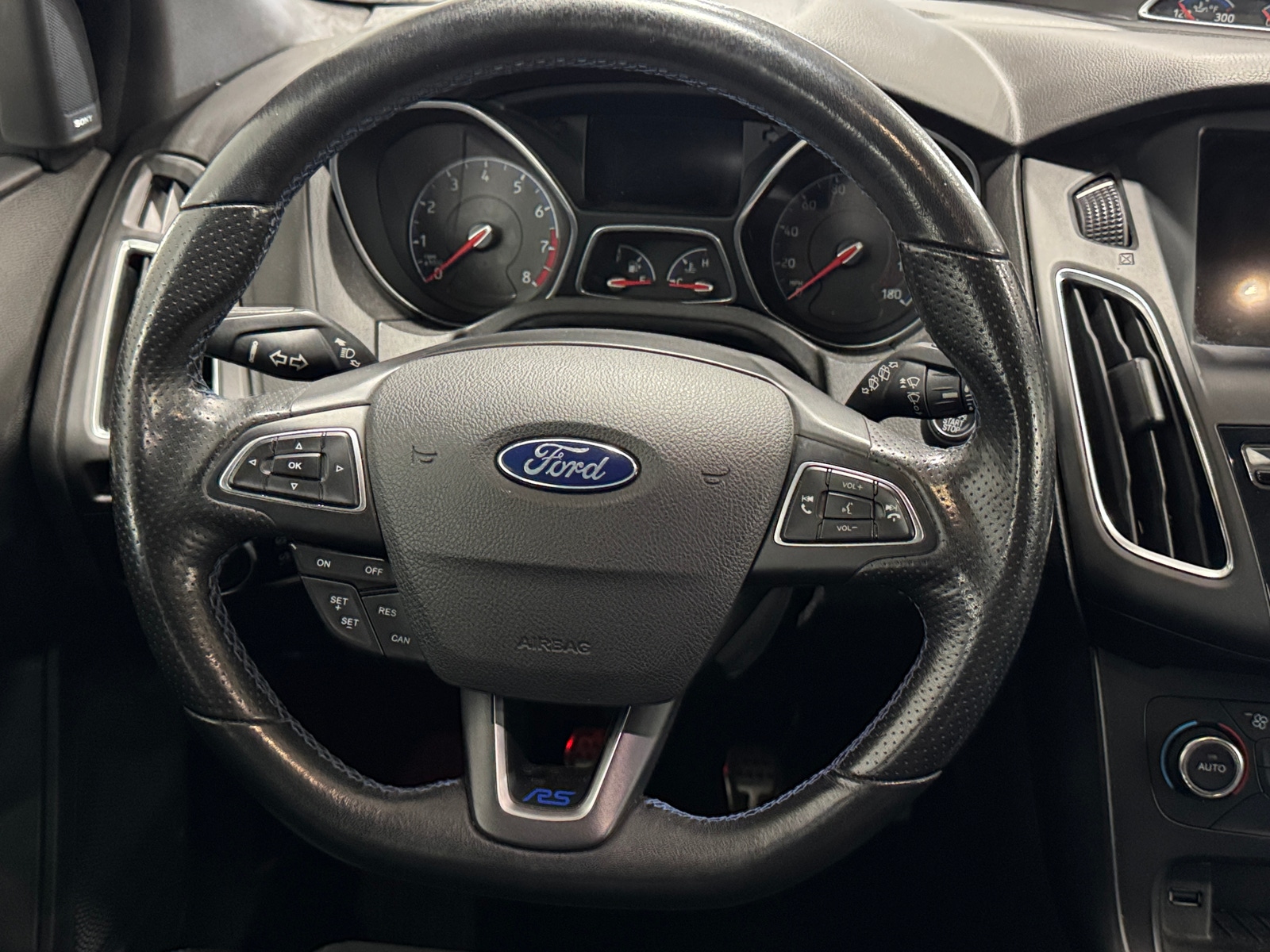 Thumbnail: 2017 Ford Focus - 4