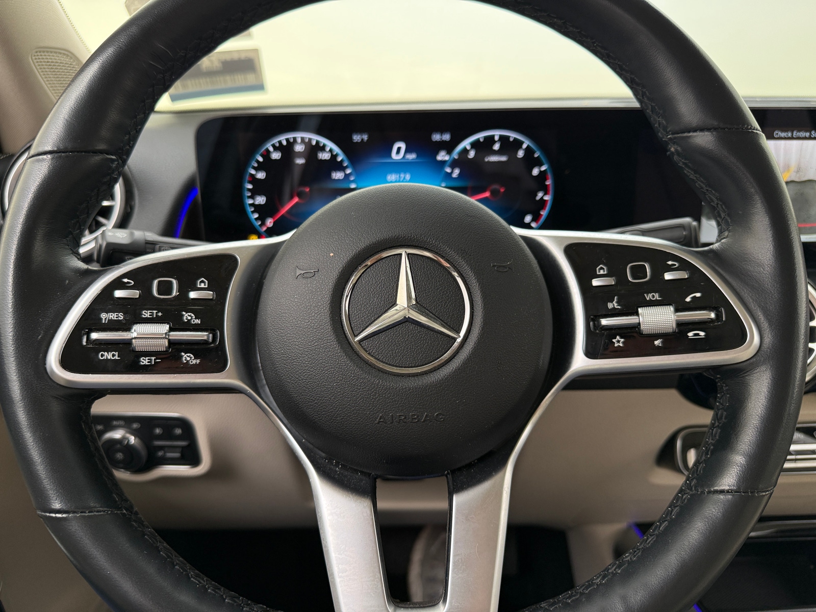 Thumbnail: 2023 Mercedes-Benz GLB - 4