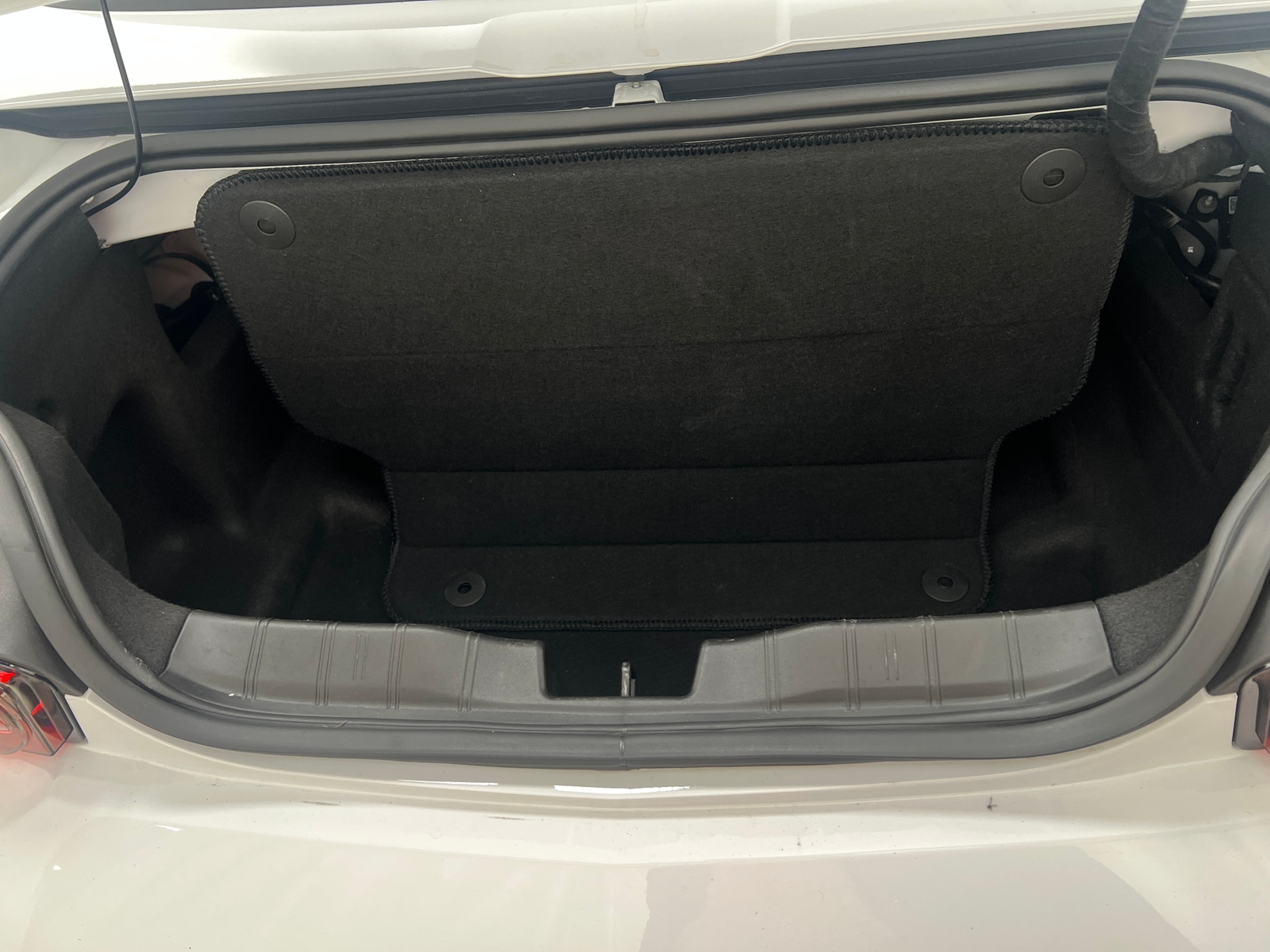 Thumbnail: 2019 Chevrolet Camaro - 6