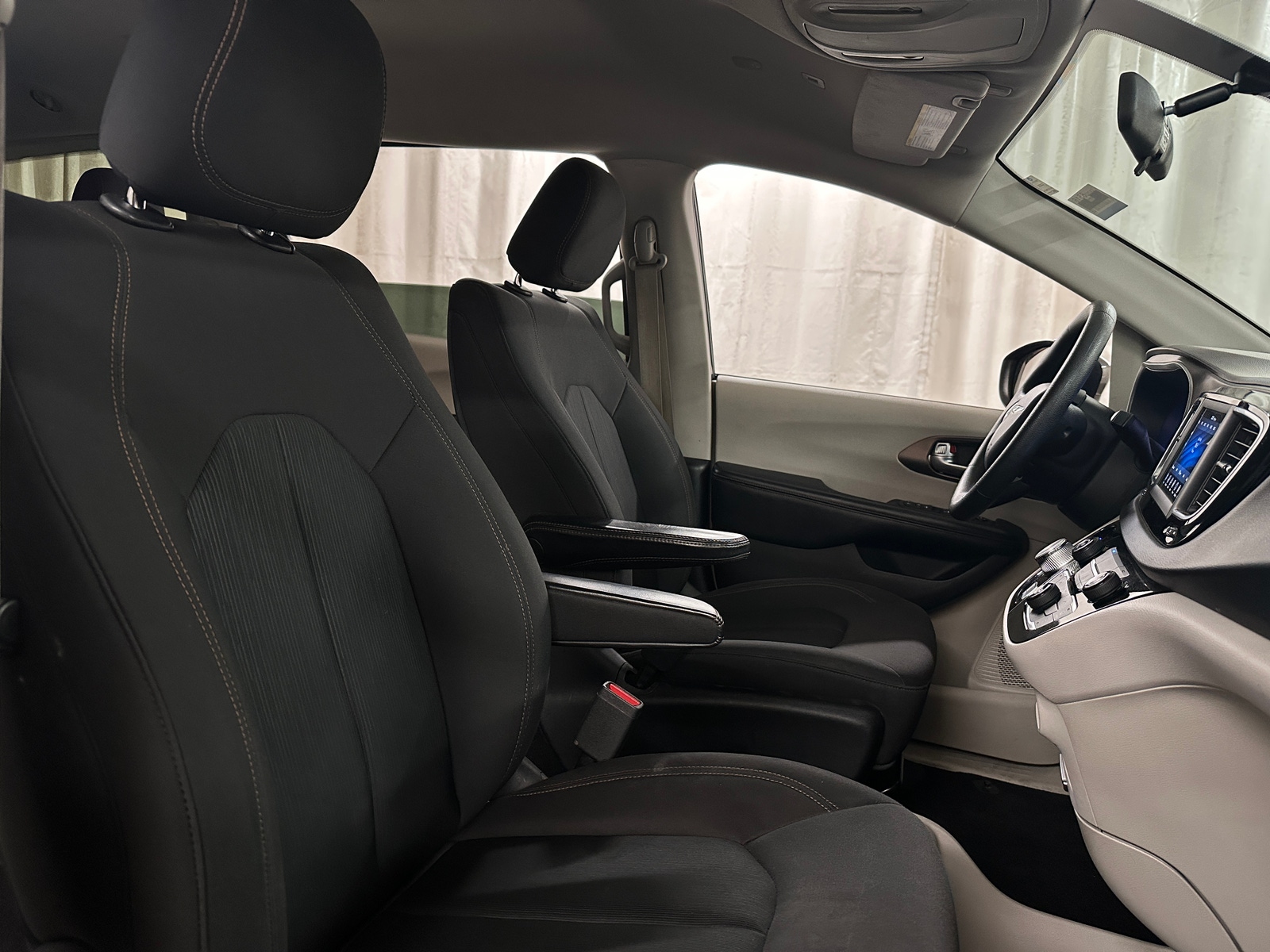 Thumbnail: 2019 Chrysler Pacifica - 2